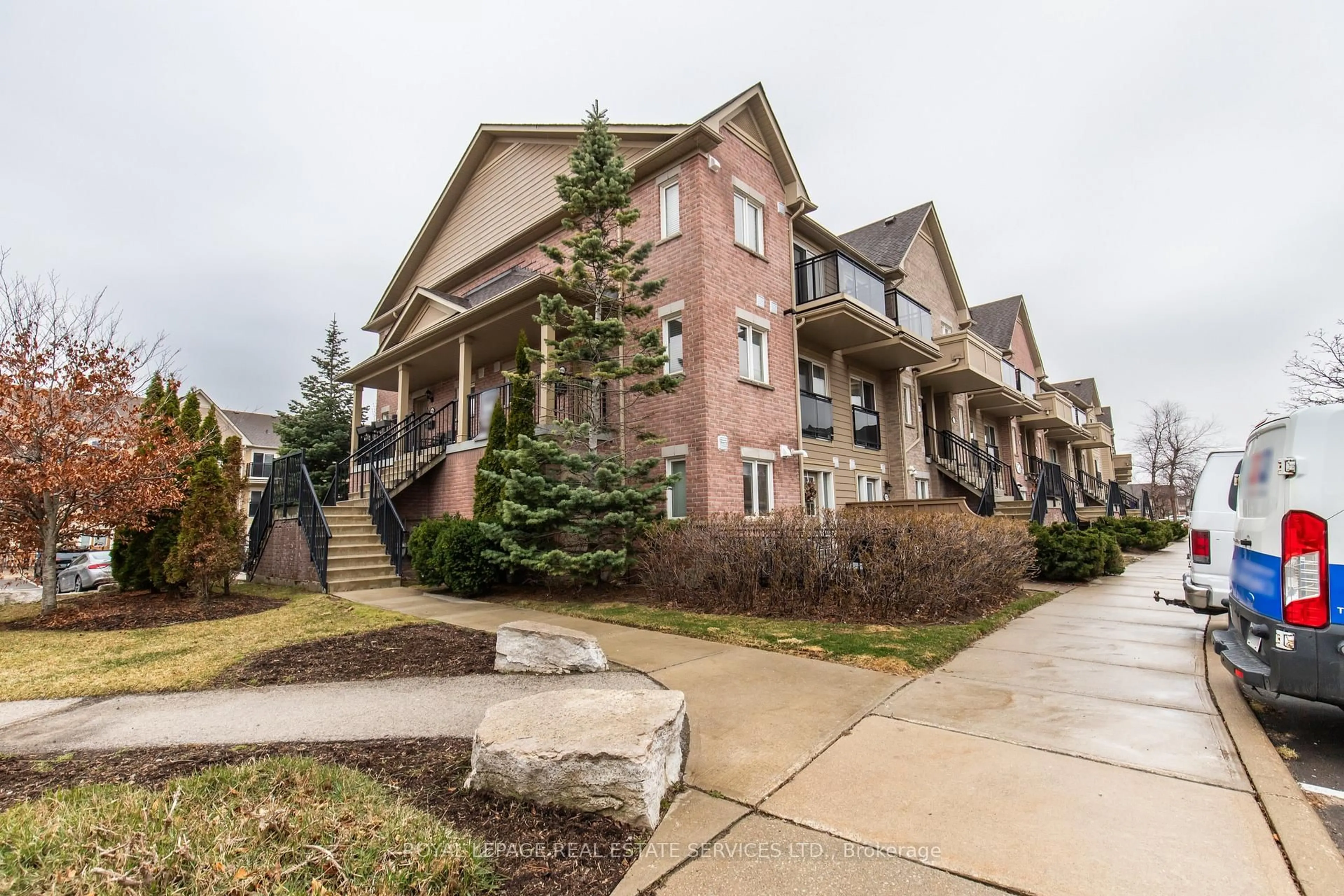 Patio, unknown for 4975 Southampton Dr #272, Mississauga Ontario L5M 8C8