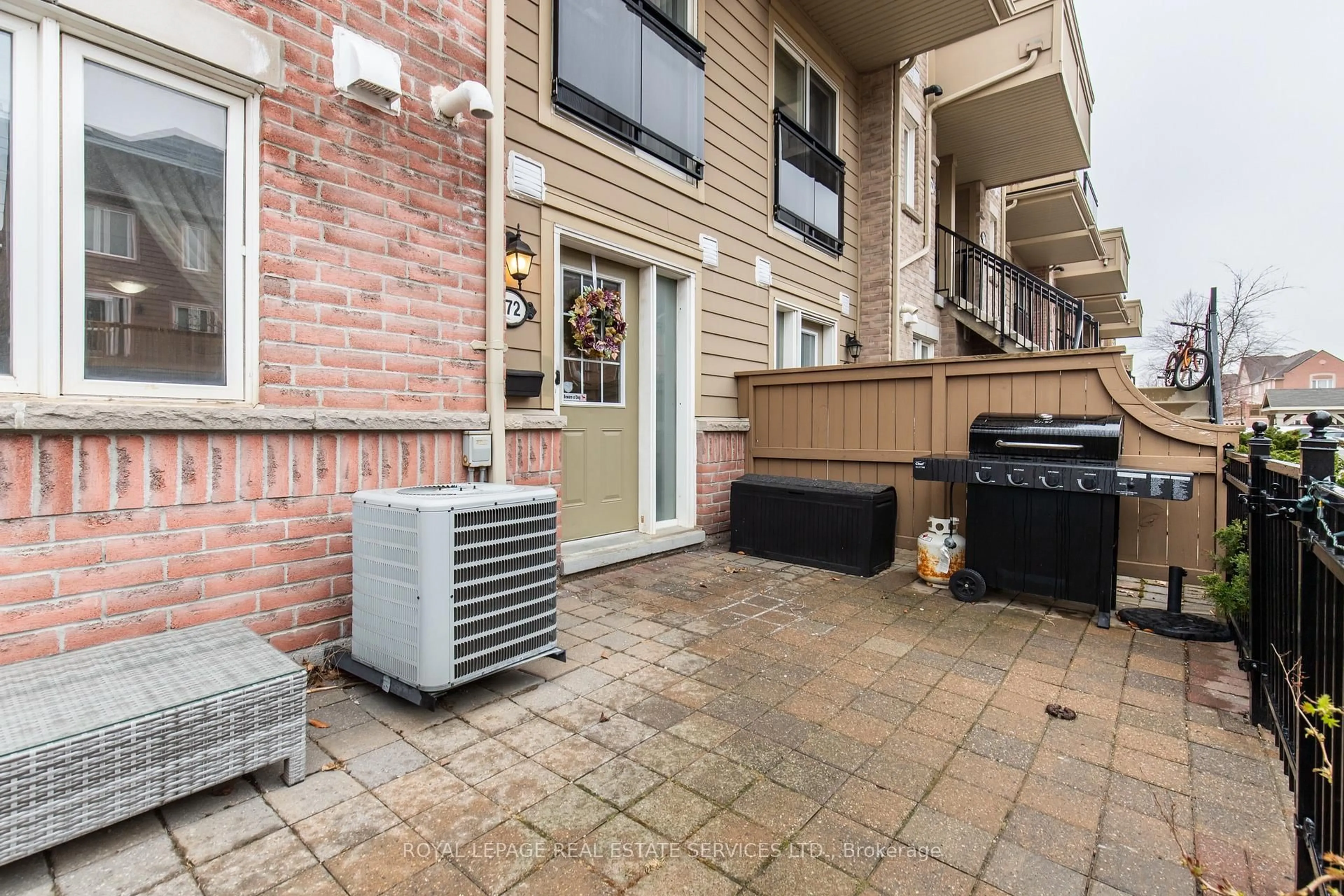 Patio, street for 4975 Southampton Dr #272, Mississauga Ontario L5M 8C8