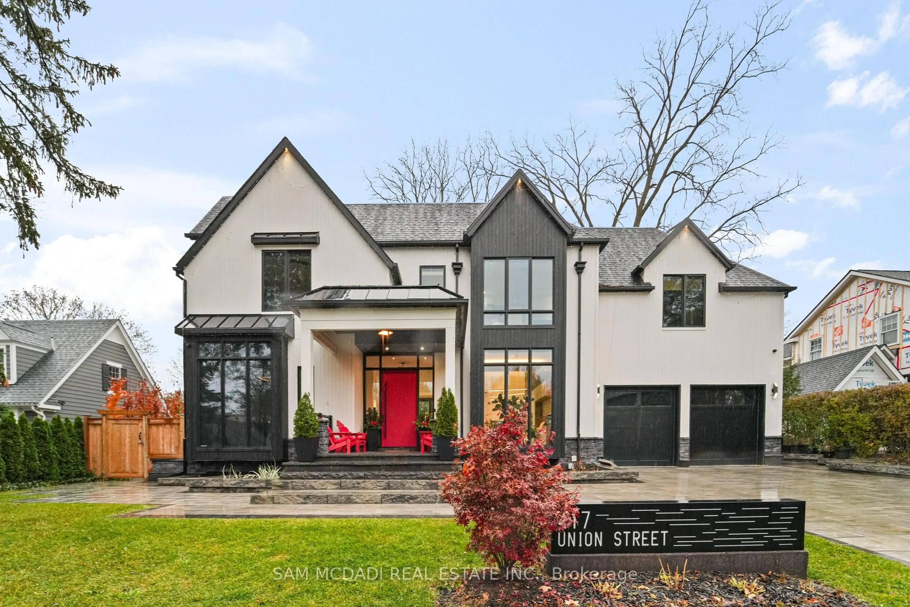 Home with brick exterior material, street for 417 Union St, Oakville Ontario L6J 1E7