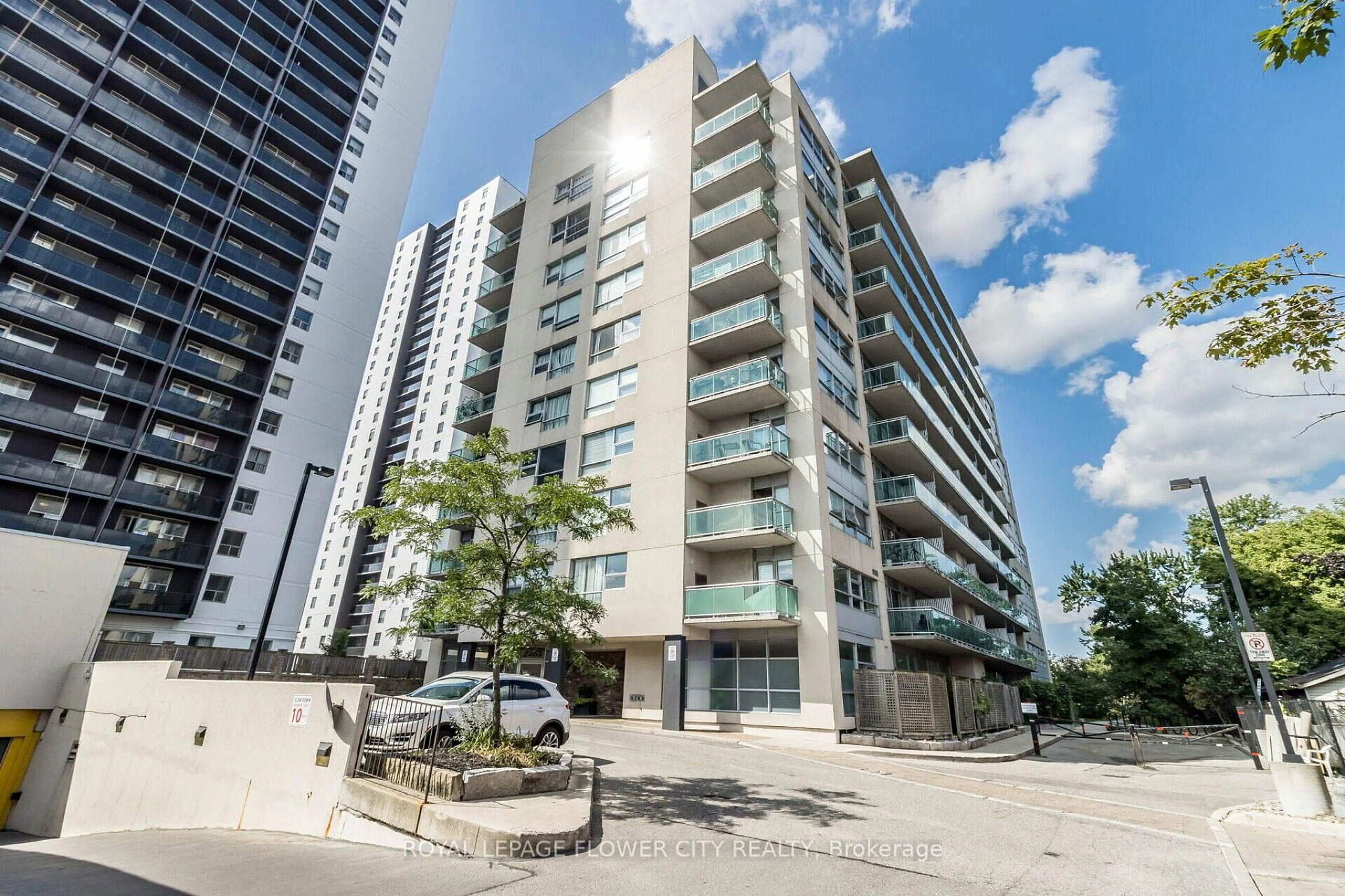A pic from outside/outdoor area/front of a property/back of a property/a pic from drone, street for 2464 Weston Rd #907, Toronto Ontario M9N 0A2