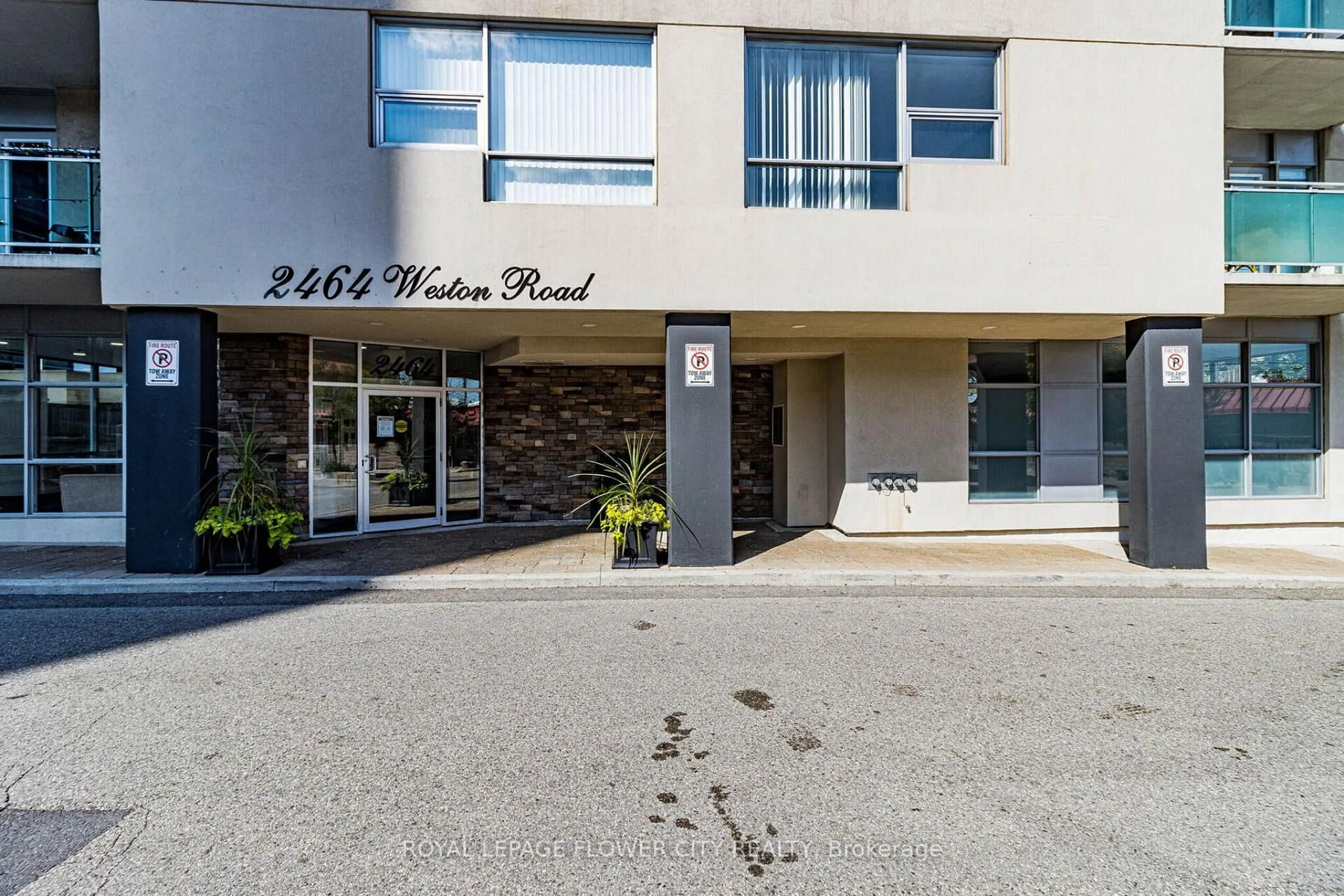 Unknown for 2464 Weston Rd #907, Toronto Ontario M9N 0A2