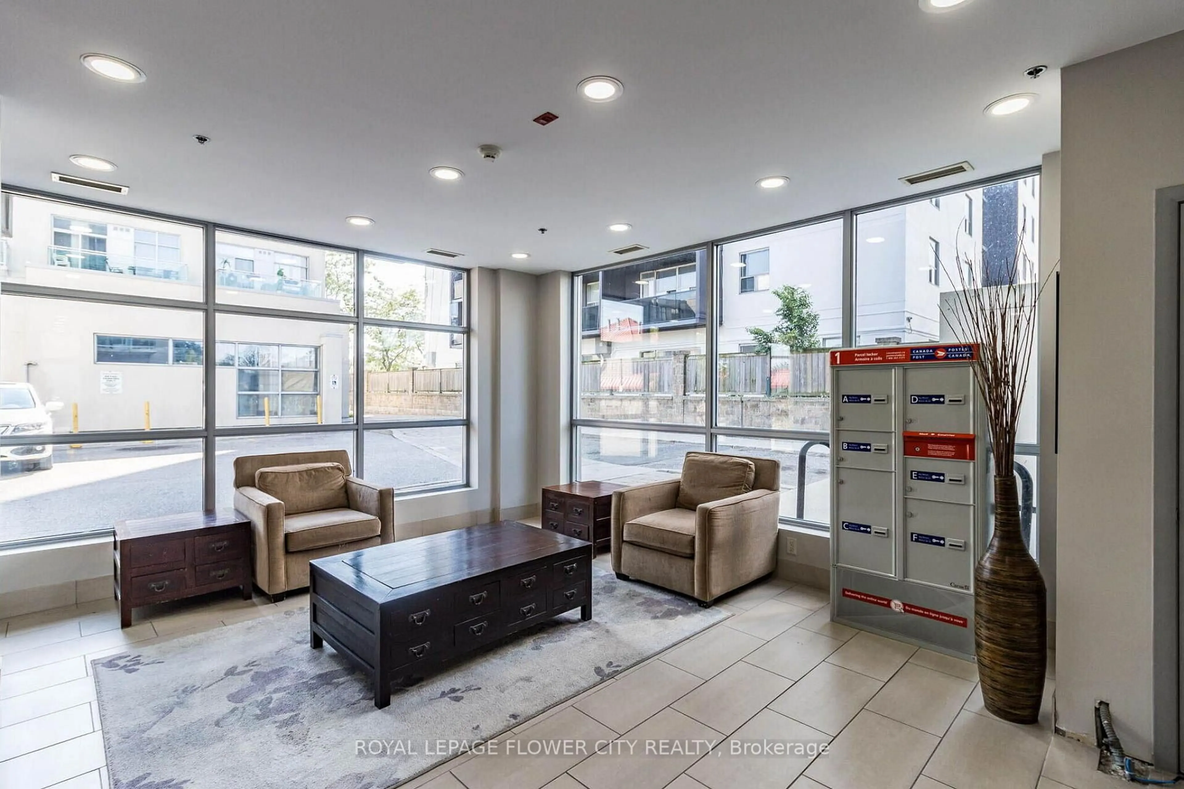 Lobby for 2464 Weston Rd #907, Toronto Ontario M9N 0A2