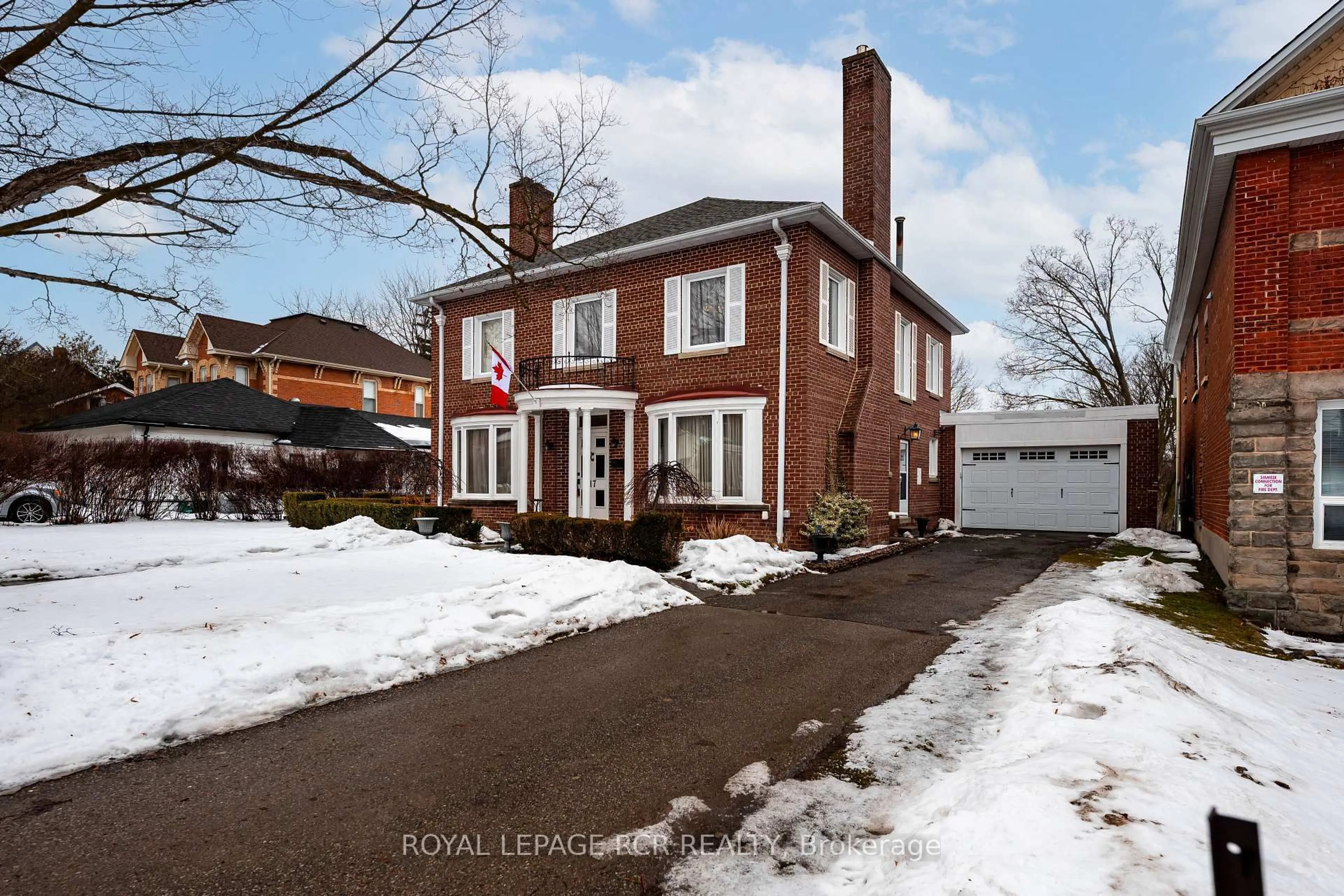 Home with brick exterior material, street for 17 First Ave, Orangeville Ontario L9W 1H7