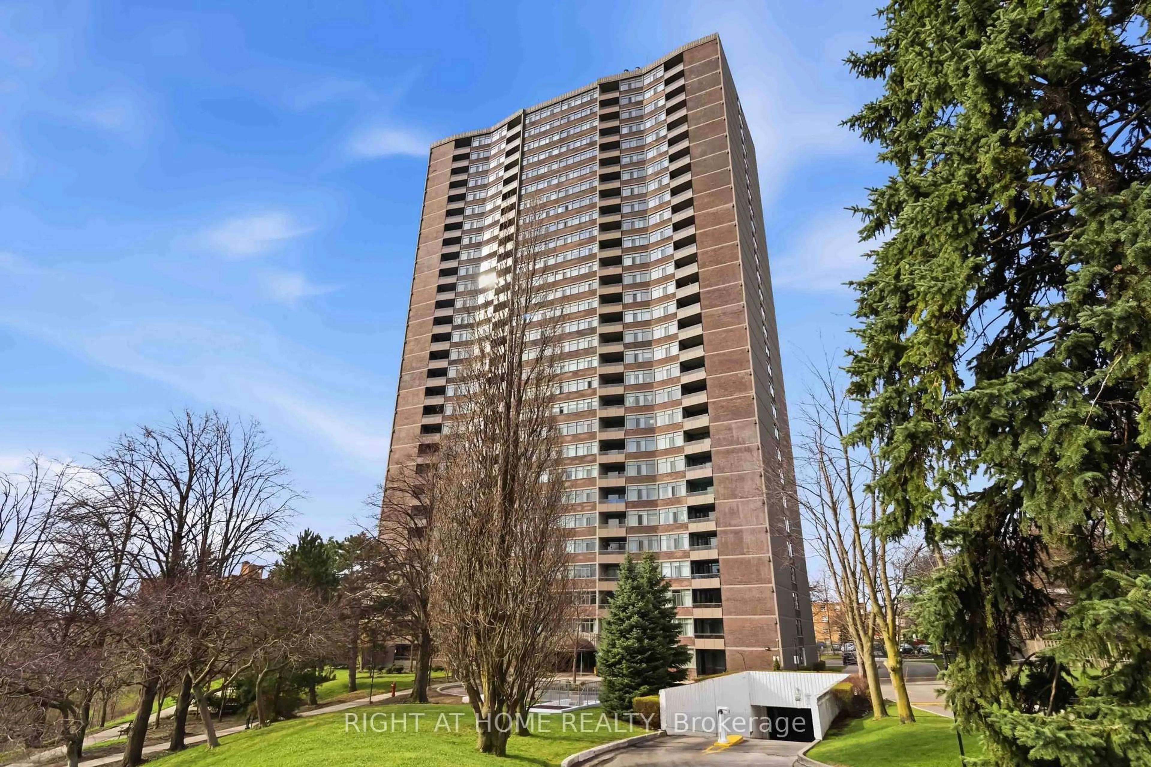 Unknown for 3100 Kirwin Ave #2107, Mississauga Ontario L5A 3S6