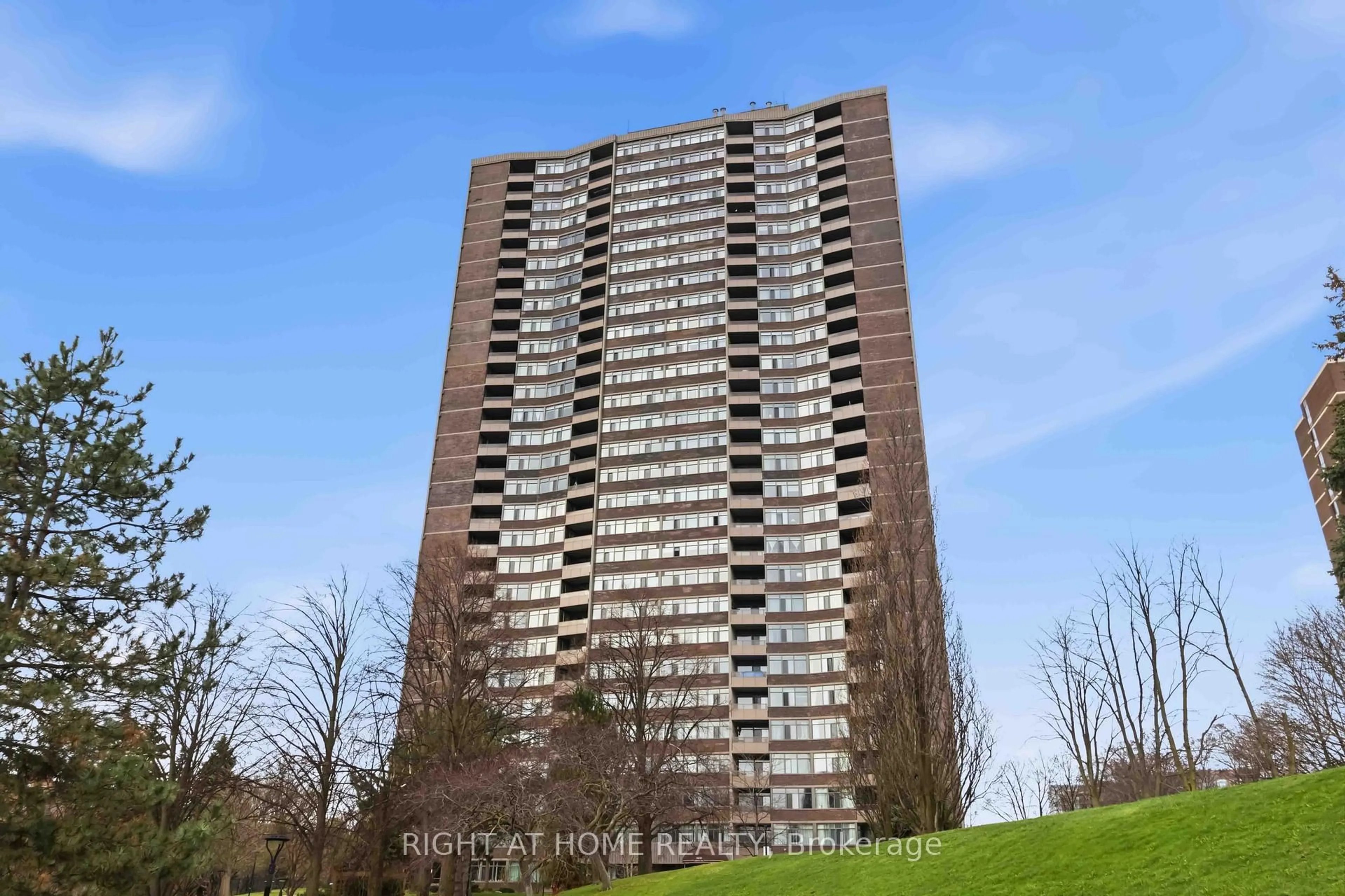 Unknown for 3100 Kirwin Ave #2107, Mississauga Ontario L5A 3S6