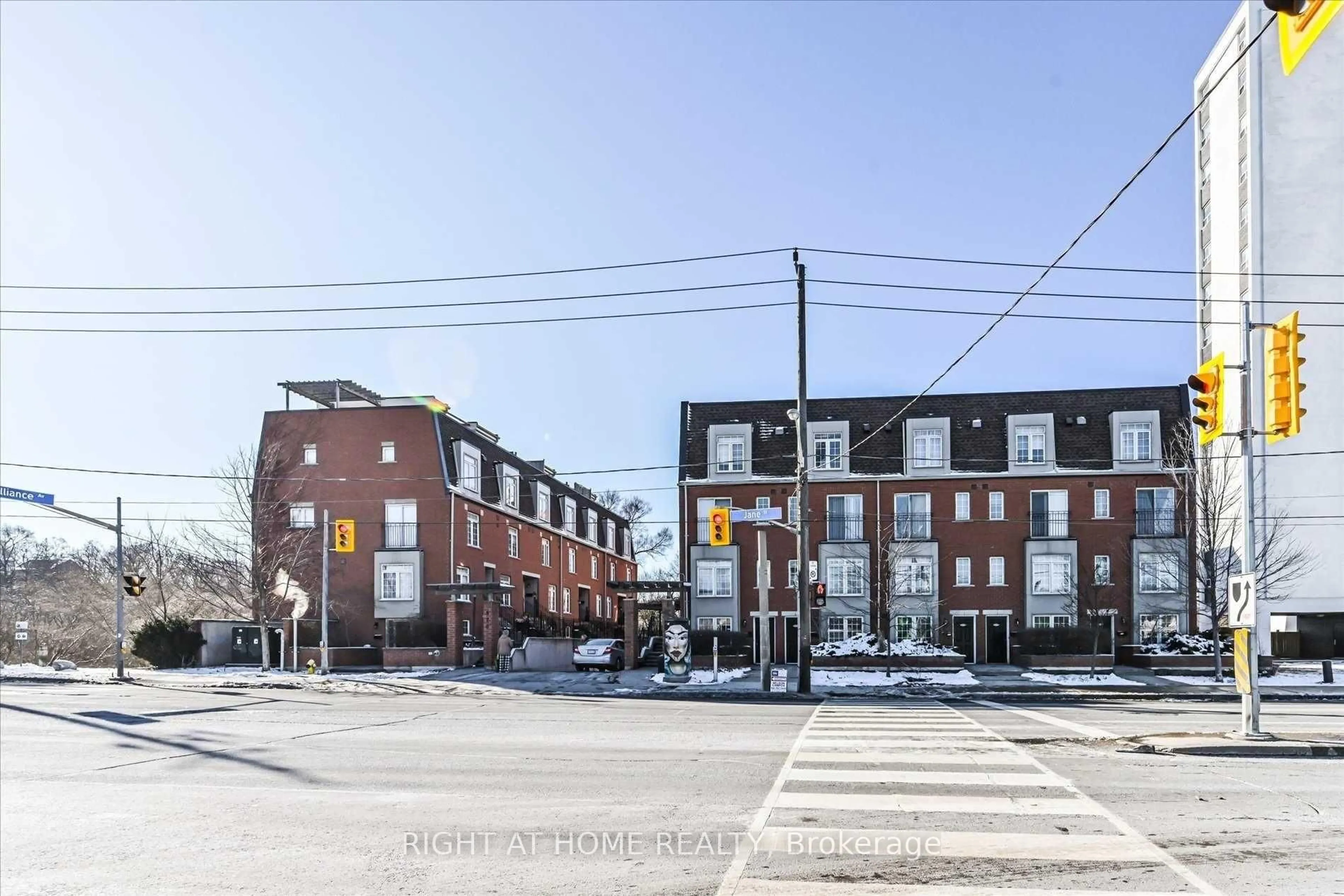 Unknown for 870 Jane St #212, Toronto Ontario M6N 4C2