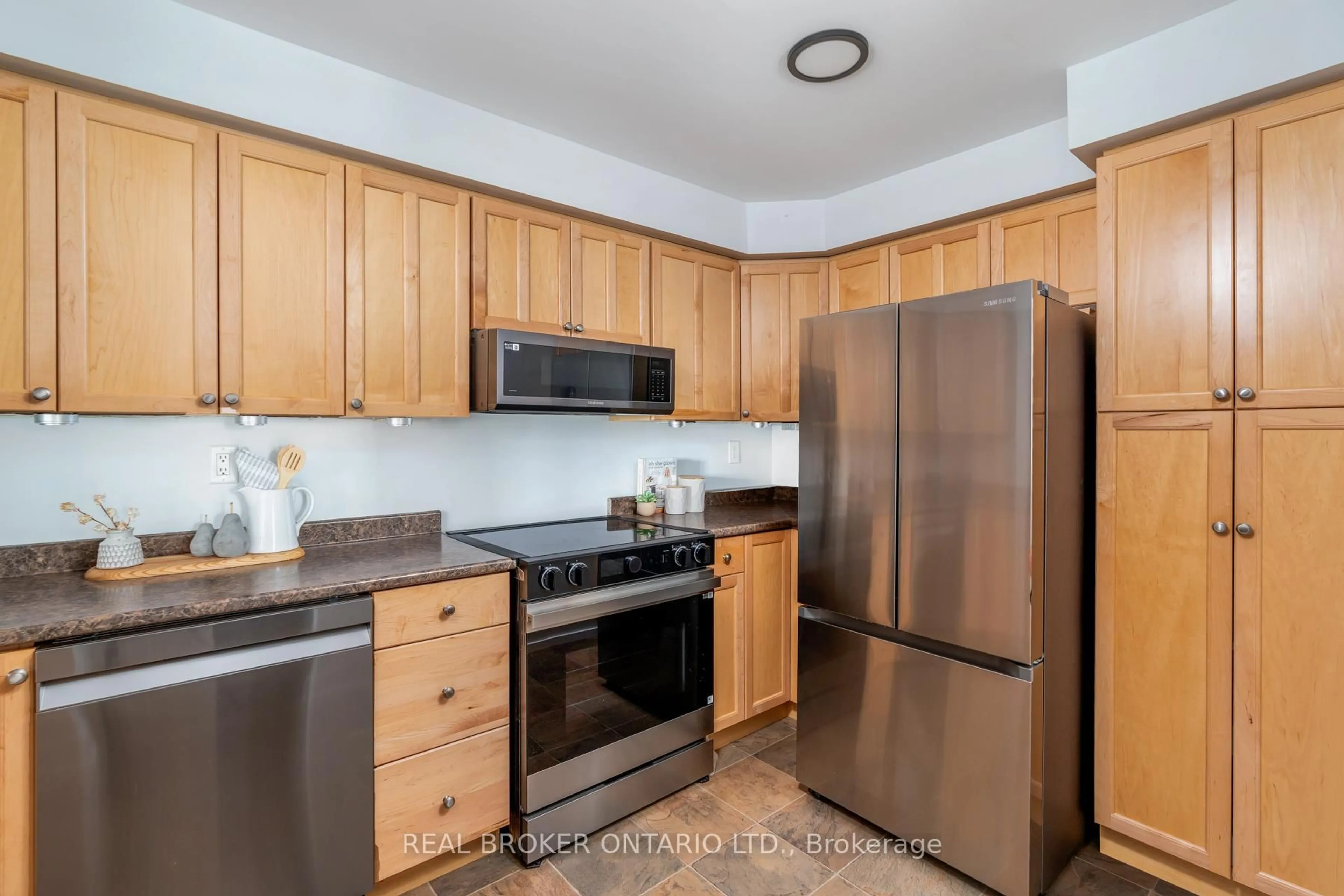 Standard kitchen, unknown for 3845 Lake Shore Blvd #1601, Toronto Ontario M8W 4Y3