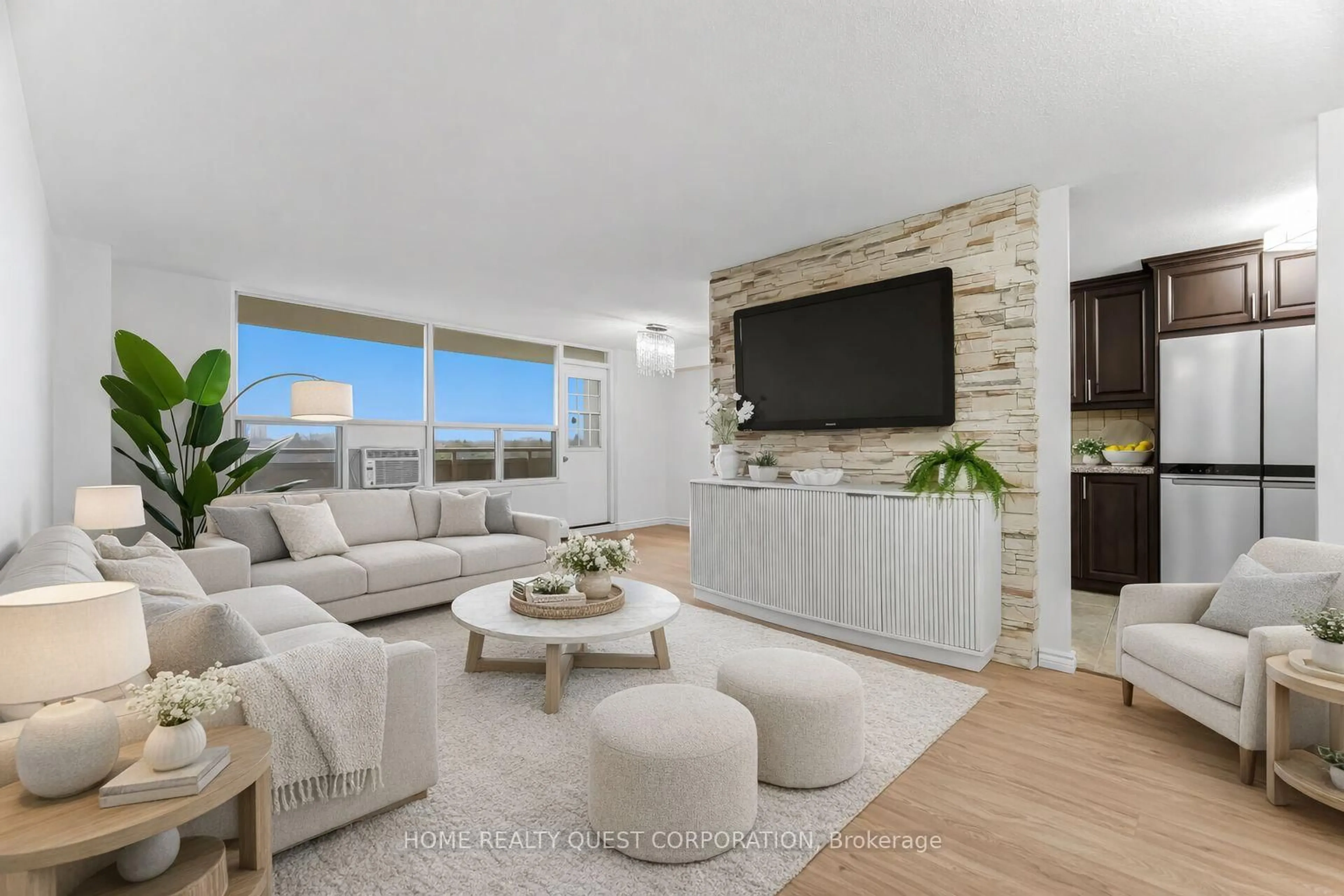 Living room with furniture, unknown for 3120 Kirwin Ave #605, Mississauga Ontario L5A 3R2