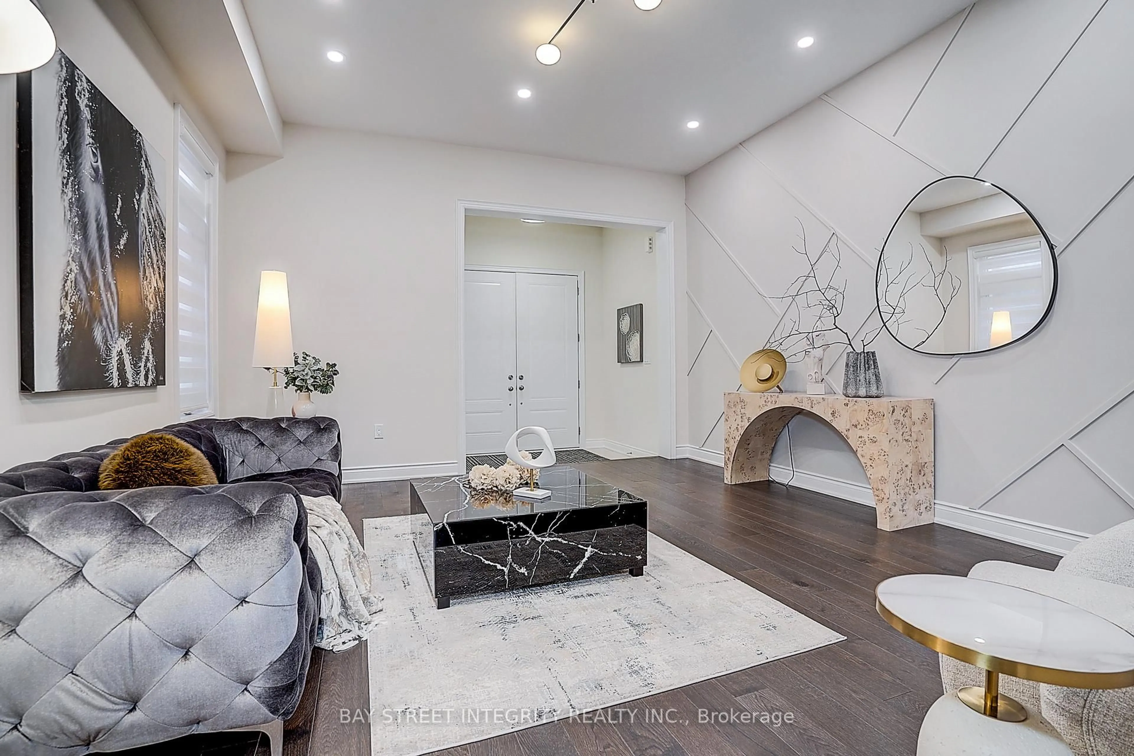 Unknown for 38 Settlers Rd, Oakville Ontario L6H 0Y8