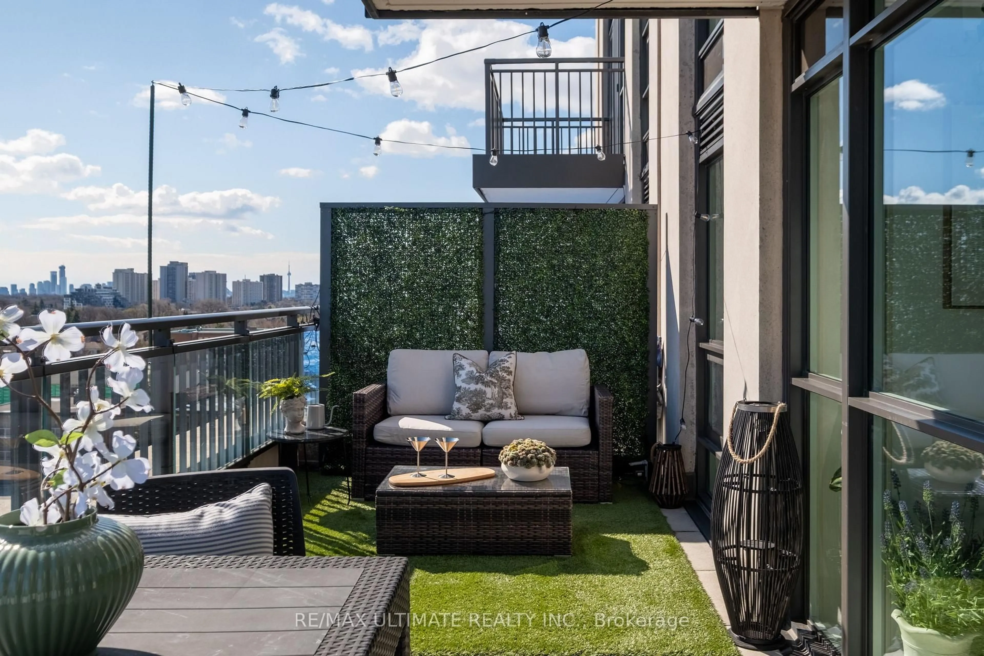 Patio, water/lake/river/ocean view for 36 Via Bagnato #738, Toronto Ontario M6A 0B7