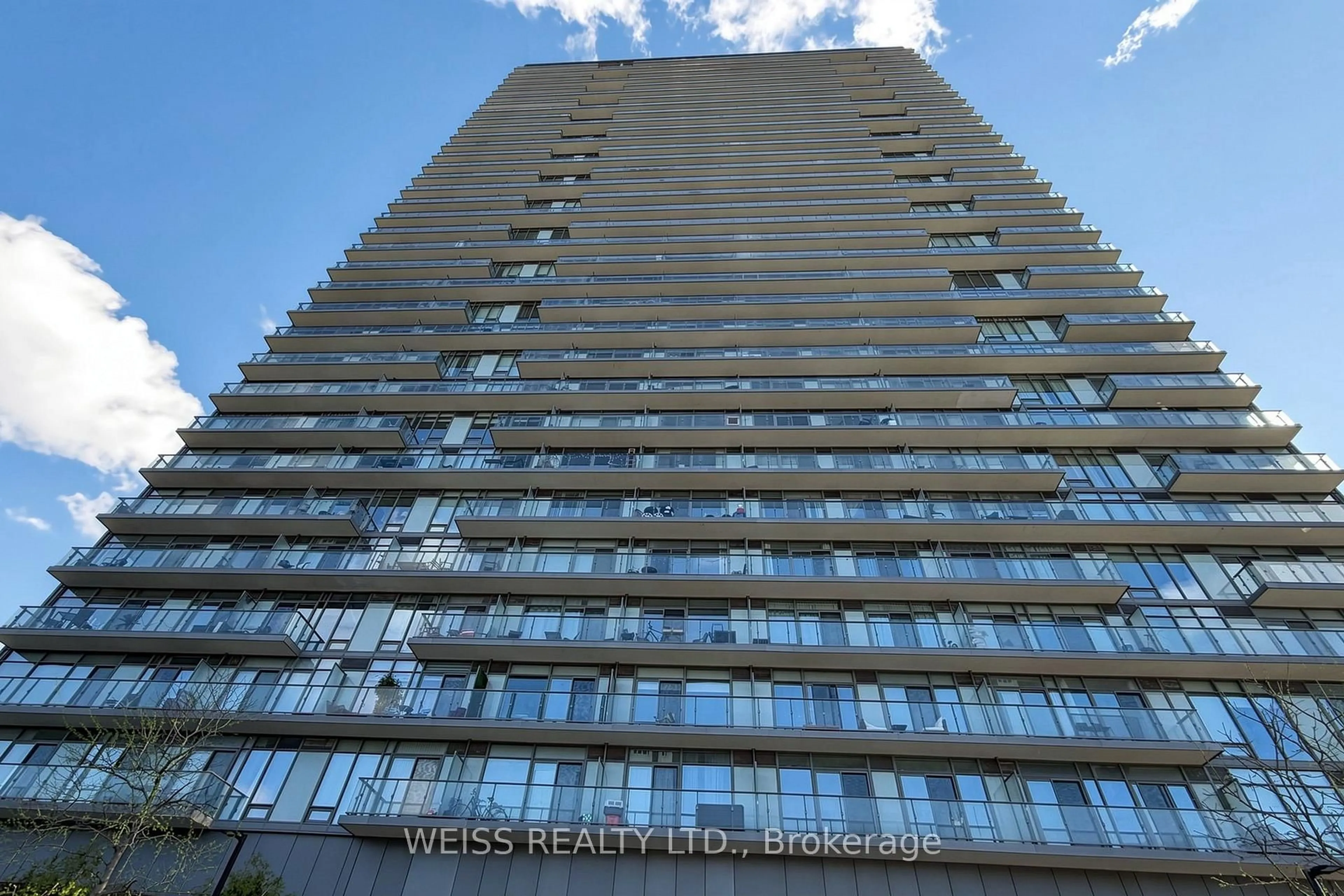 A pic from outside/outdoor area/front of a property/back of a property/a pic from drone, building for 105 The Queensway #3515, Toronto Ontario M6S 5B5
