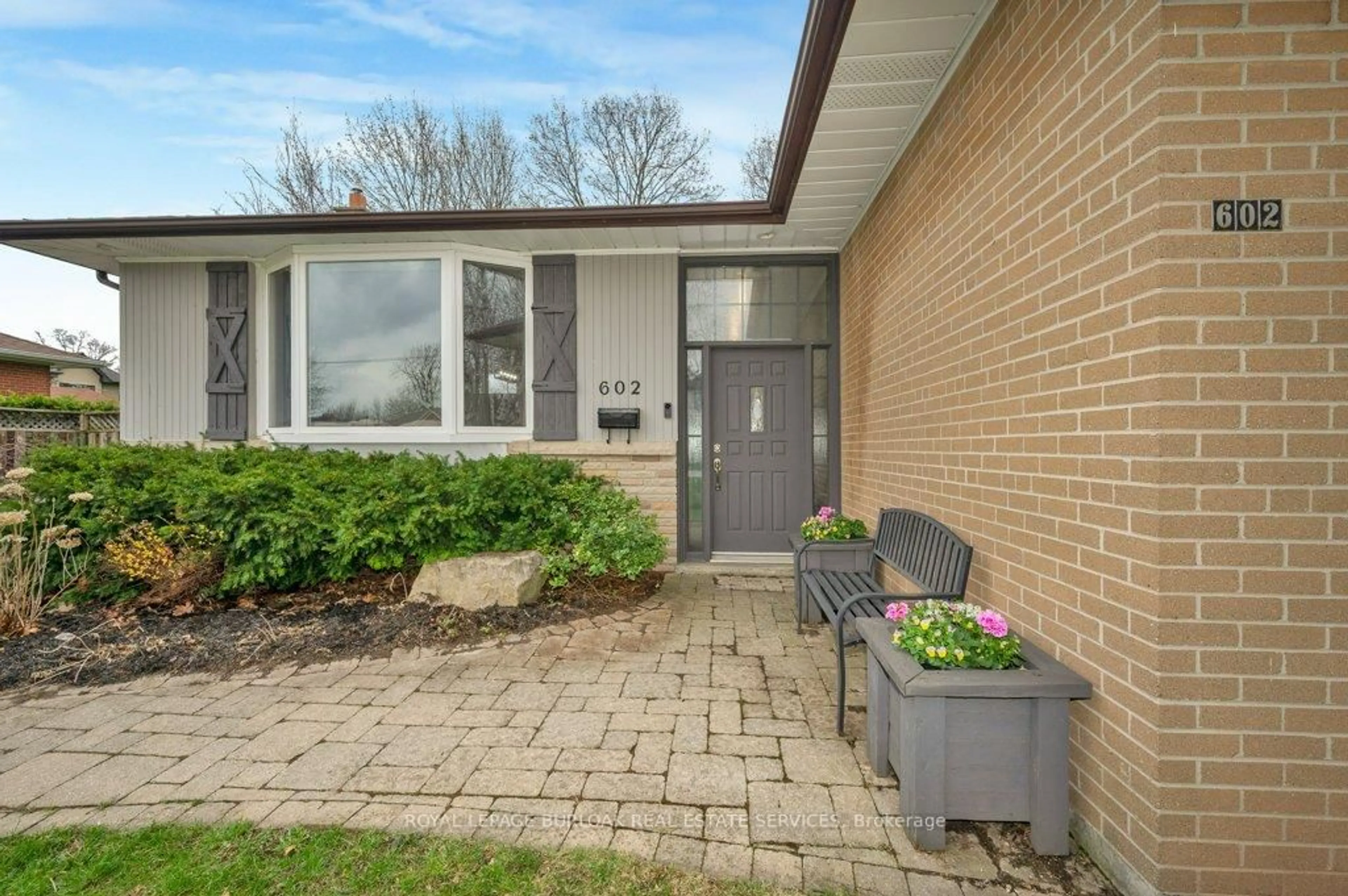 Unknown for 602 Stephens Cres, Oakville Ontario L6K 1Y3