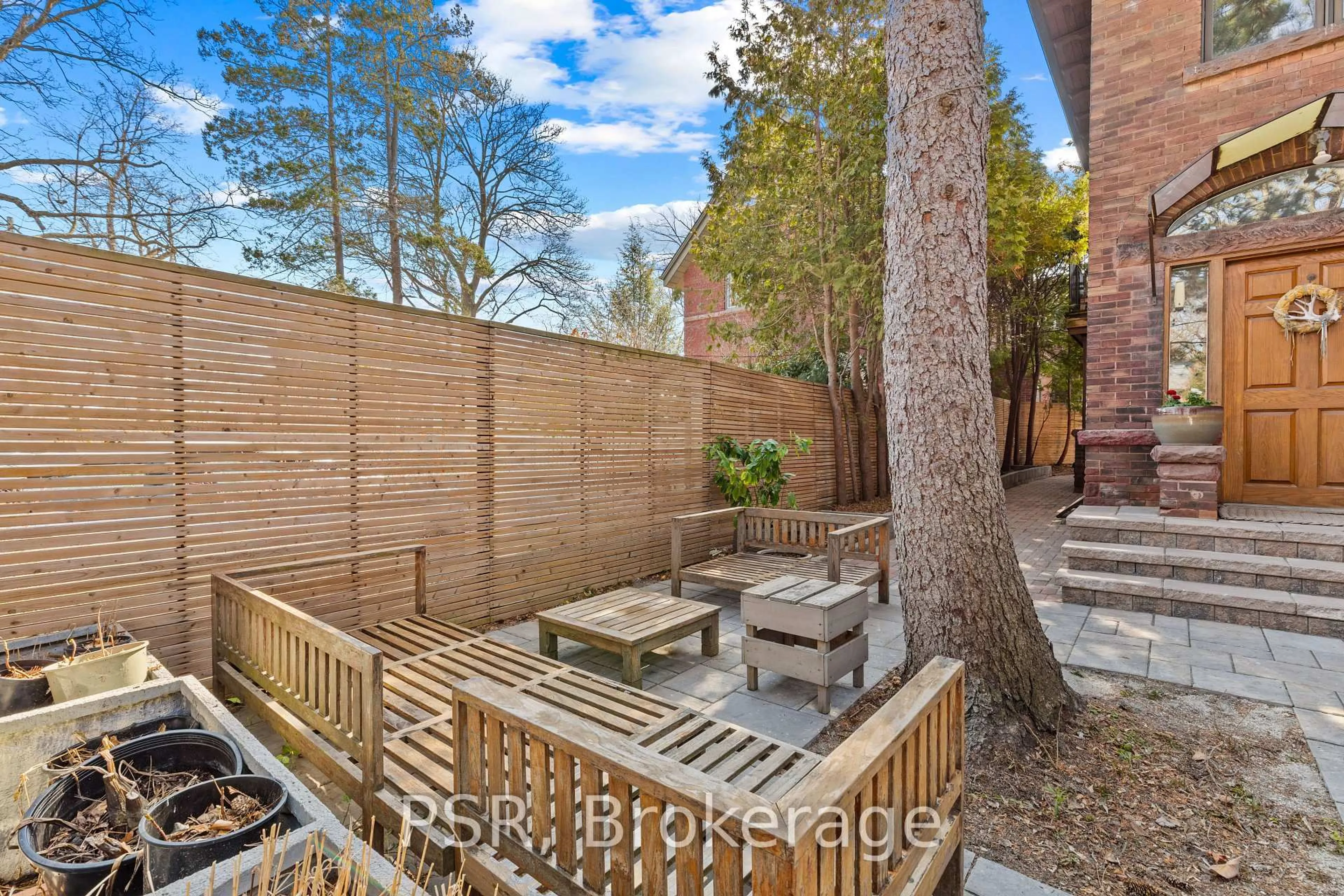 Patio, street for 132 Indian Rd, Toronto Ontario M6R 2V6