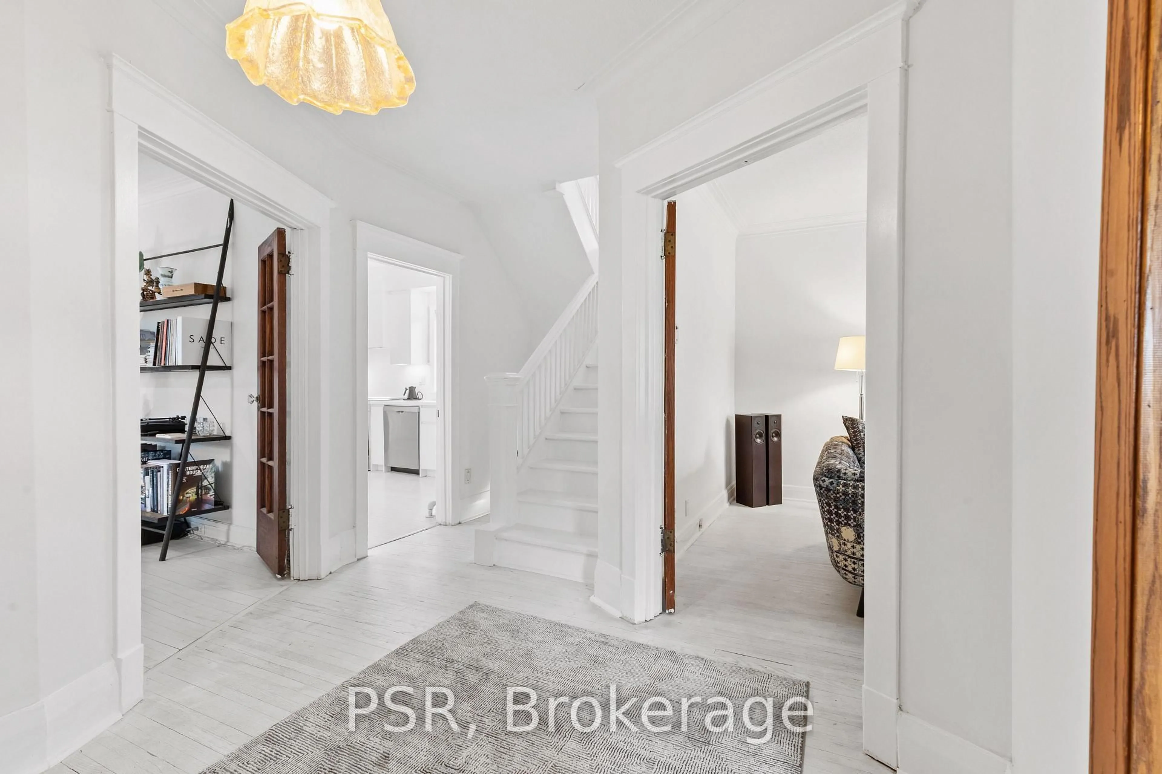 Indoor entryway for 132 Indian Rd, Toronto Ontario M6R 2V6