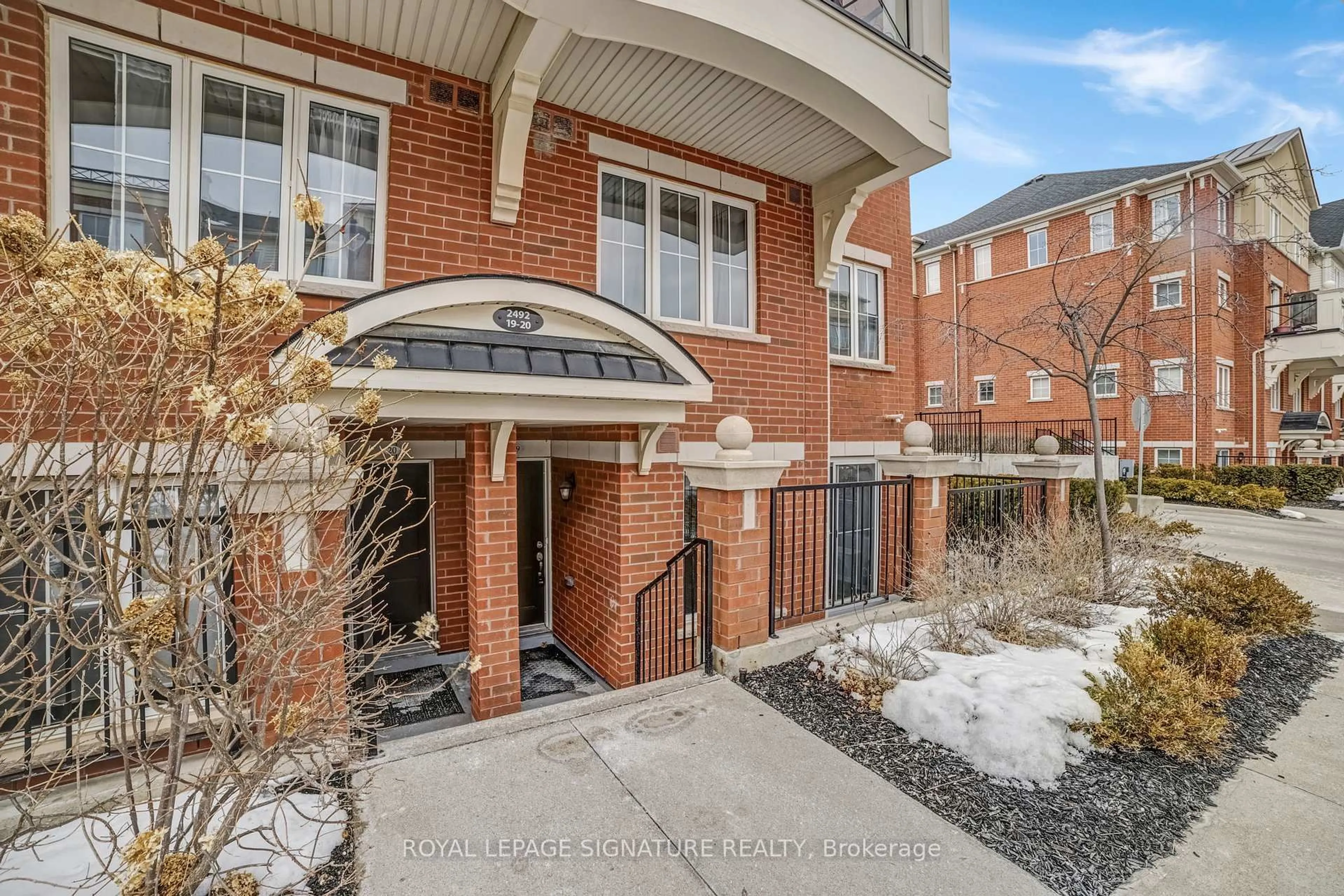 Home with brick exterior material, street for 2492 Post Rd #19, Oakville Ontario L6H 0G6