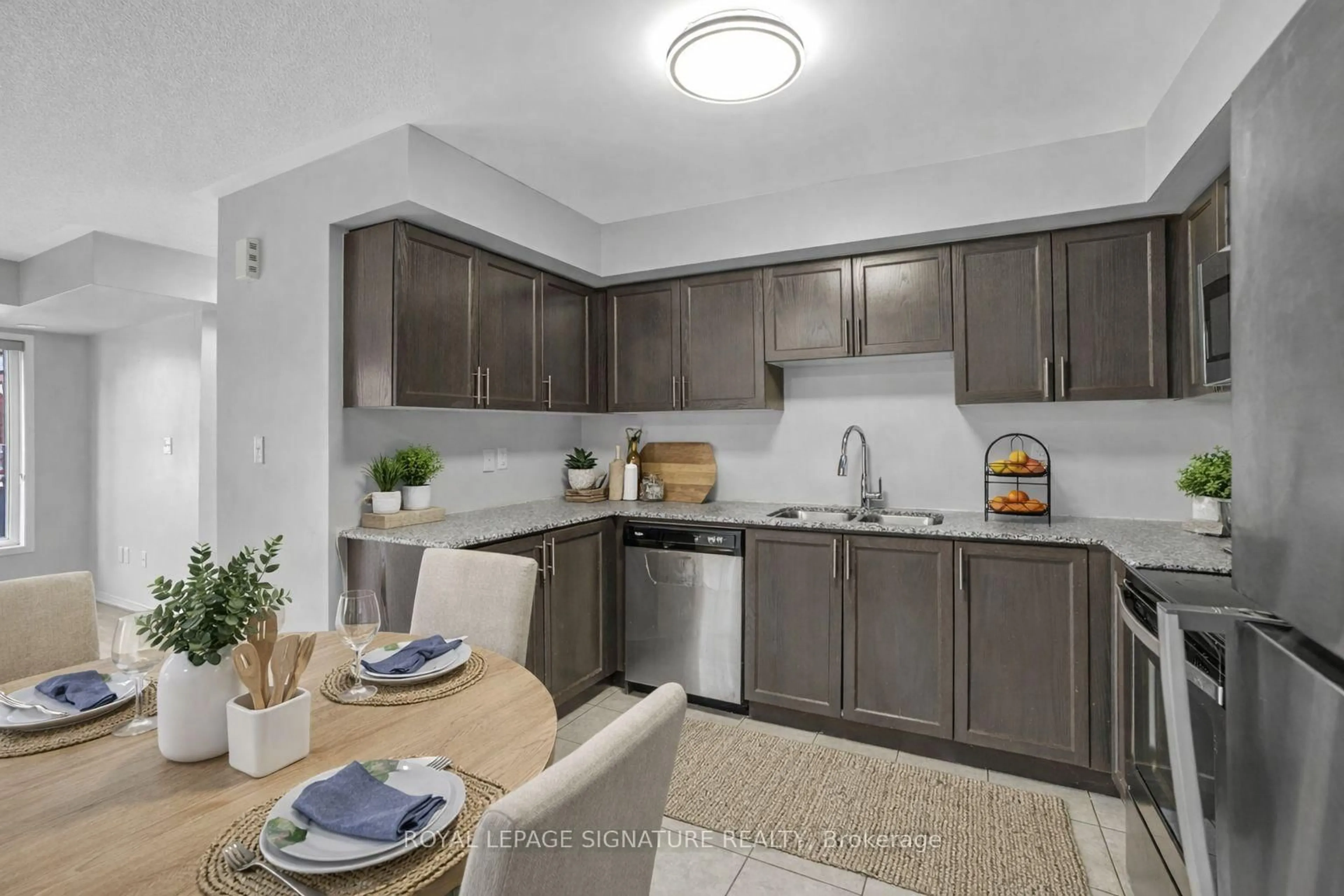 Standard kitchen, unknown for 2492 Post Rd #19, Oakville Ontario L6H 0G6