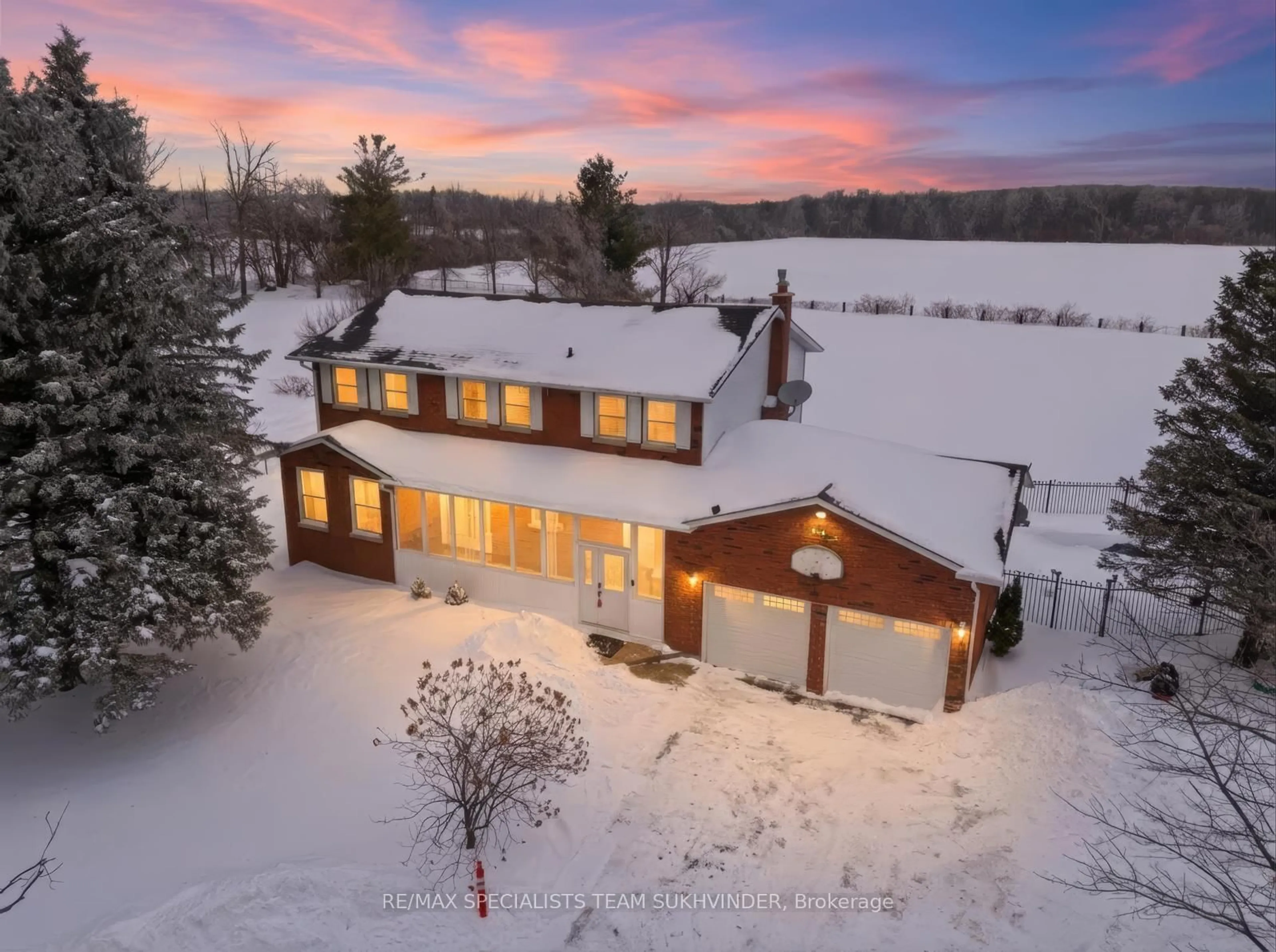 A pic from outside/outdoor area/front of a property/back of a property/a pic from drone, unknown for 18577 St Andrew's Rd, Caledon Ontario L7K 2E3