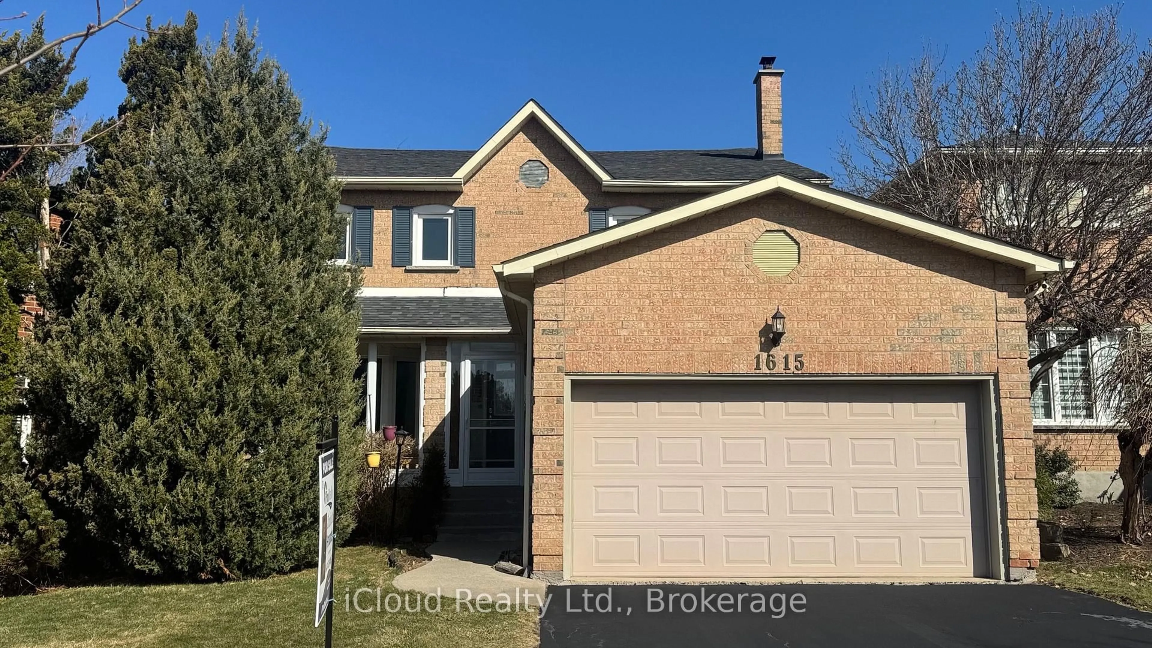 Home with brick exterior material, street for 1615 Sir Monty's Dr, Mississauga Ontario L5N 4R1
