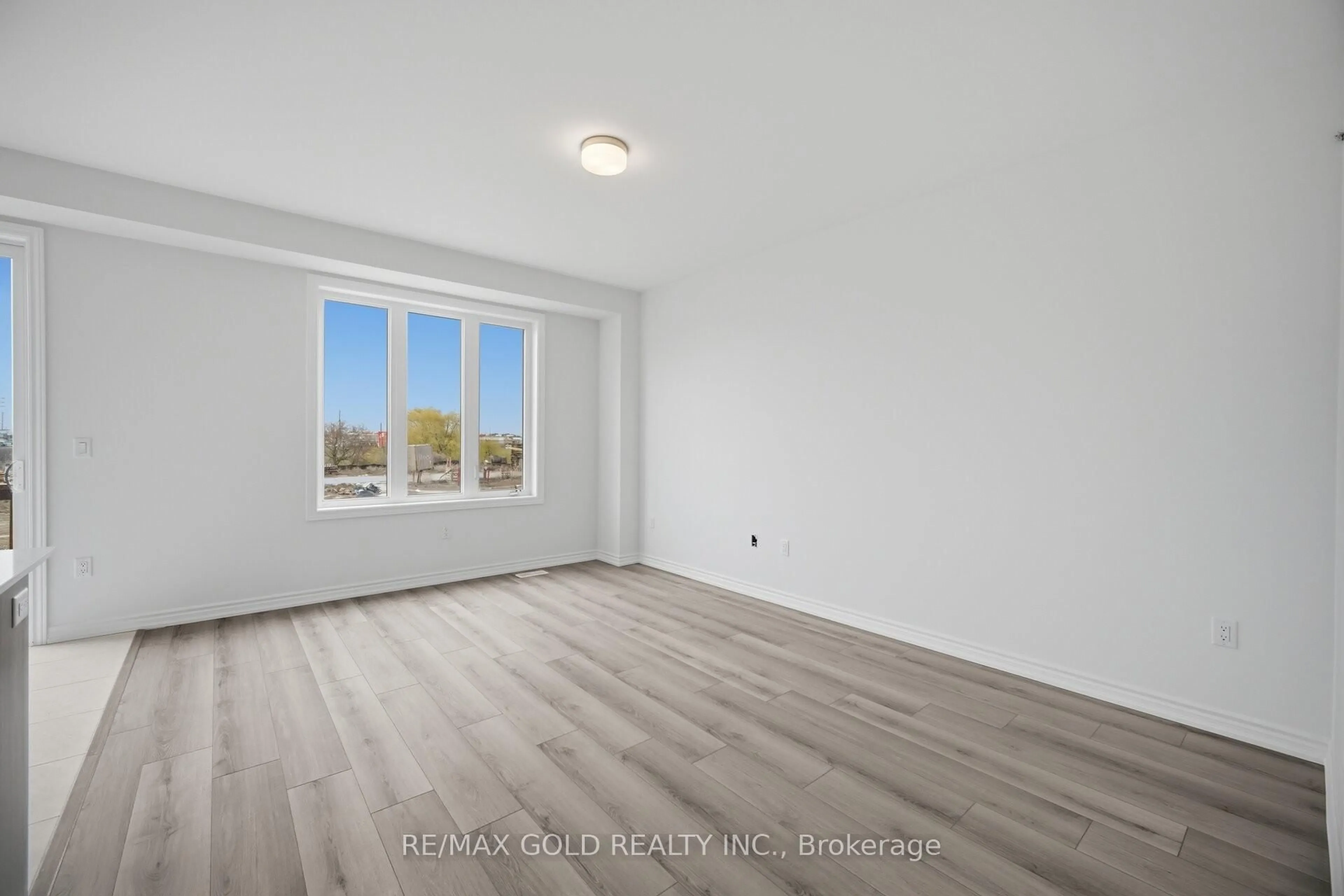 A pic of a room for 31 Watkins Rd, Brampton Ontario L6R 4E3