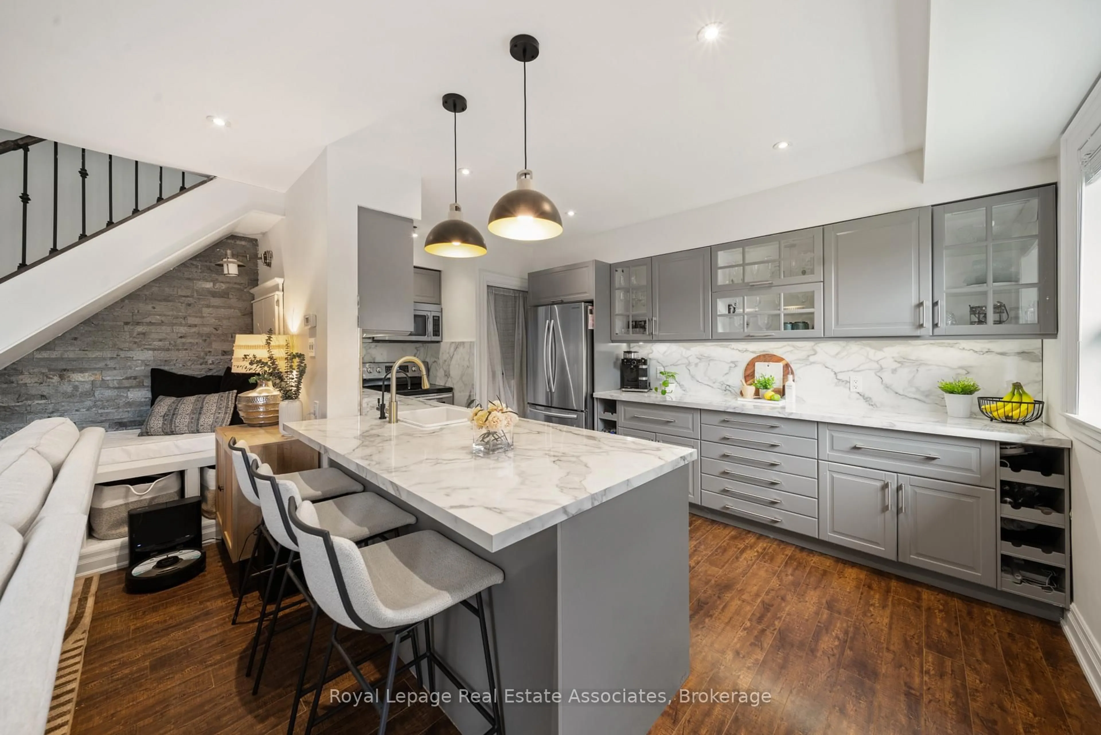 Contemporary kitchen, unknown for 469 Claridge Rd #4, Burlington Ontario L7N 2S1