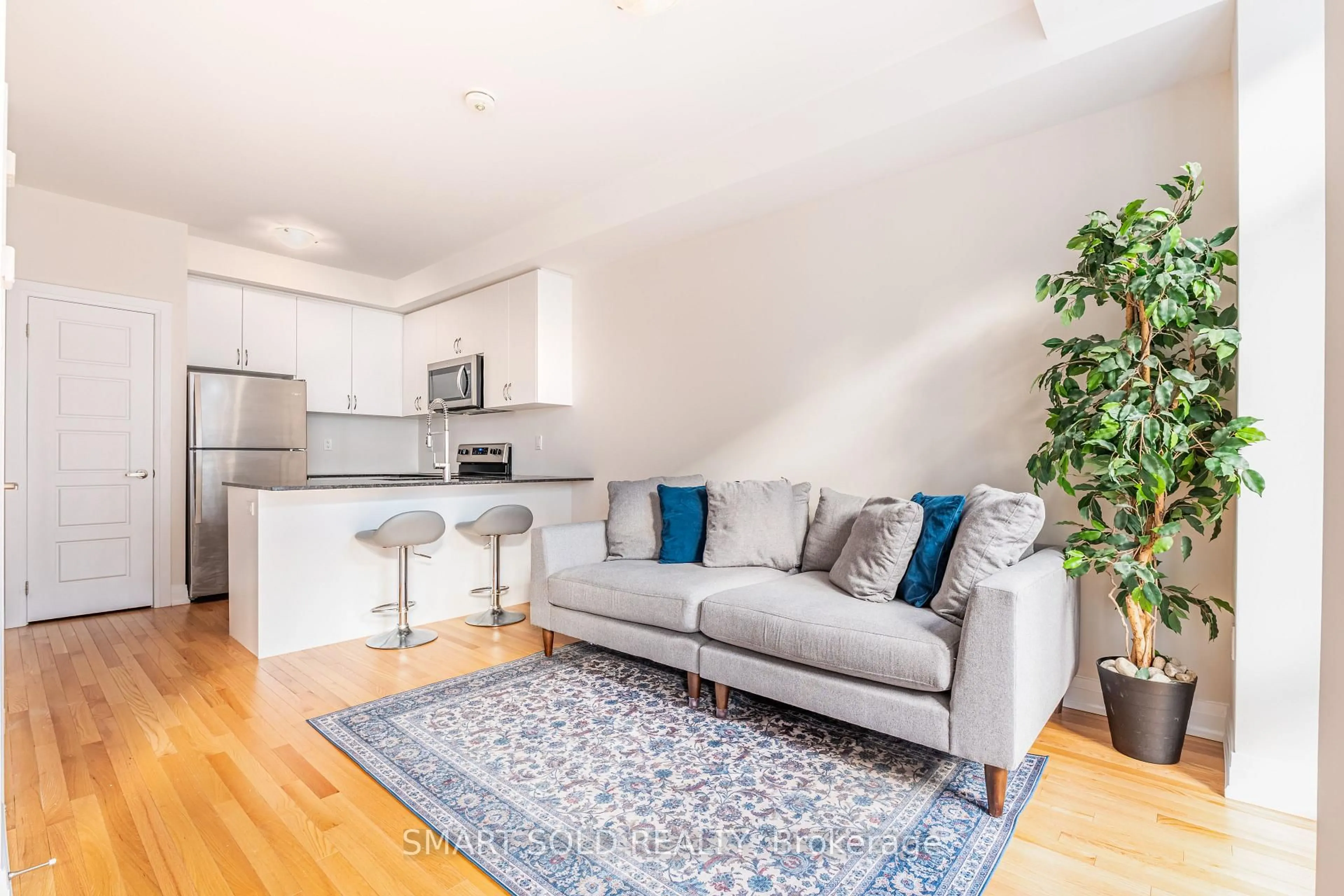 Living room with furniture, unknown for 713 Lawrence Ave #14, Toronto Ontario M6A 1B4