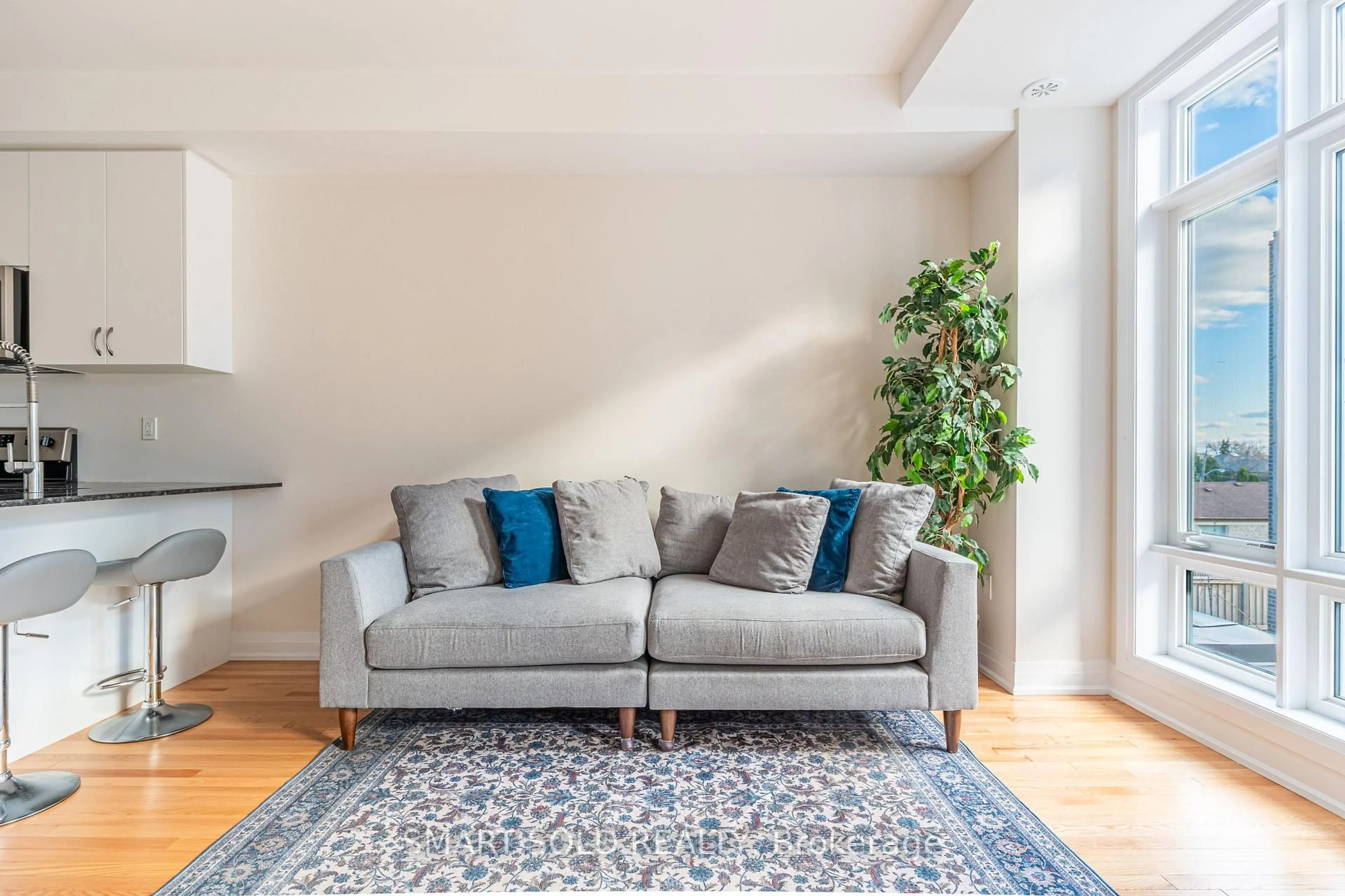 Living room with furniture, unknown for 713 Lawrence Ave #14, Toronto Ontario M6A 1B4