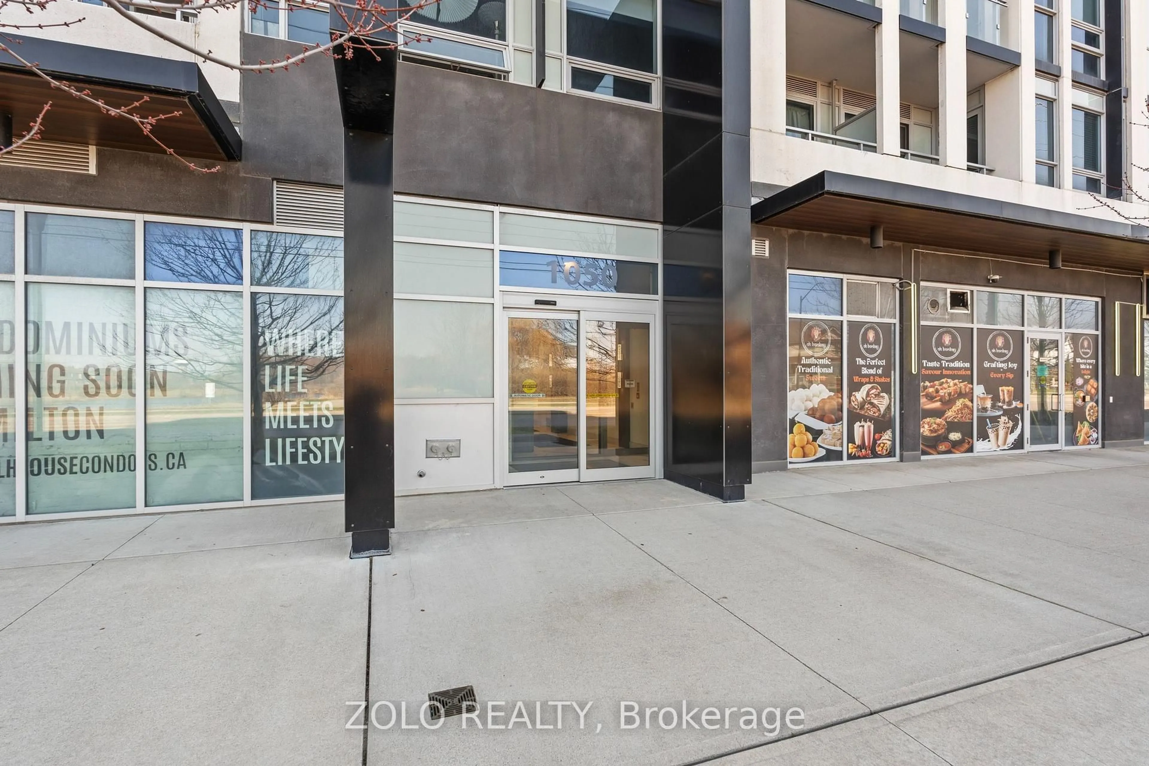 Indoor entryway for 1050 Main St #618, Milton Ontario L9T 9M3