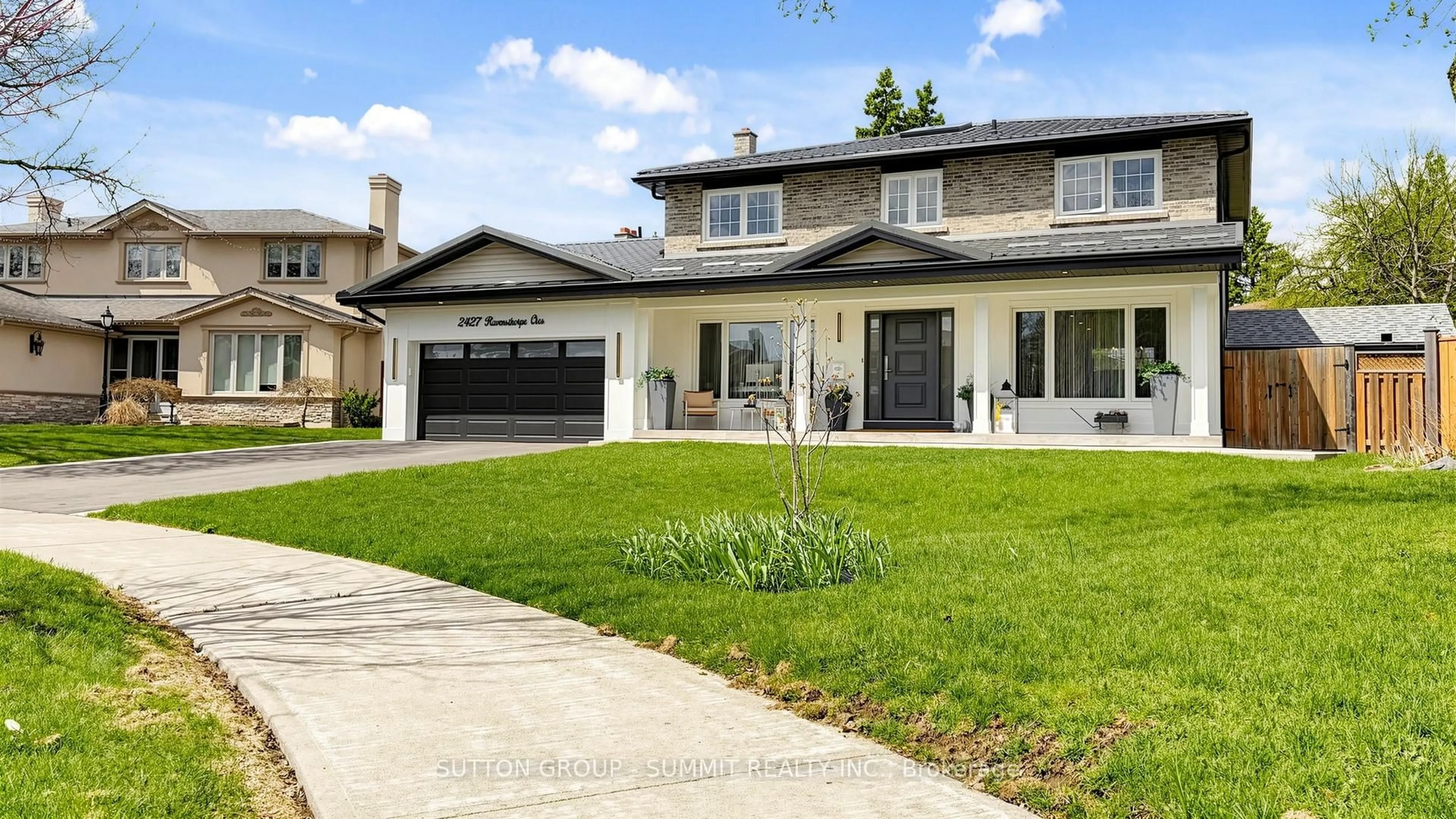 Home with vinyl exterior material, street for 2427 Ravensthorpe Cres, Mississauga Ontario L5C 2Y4