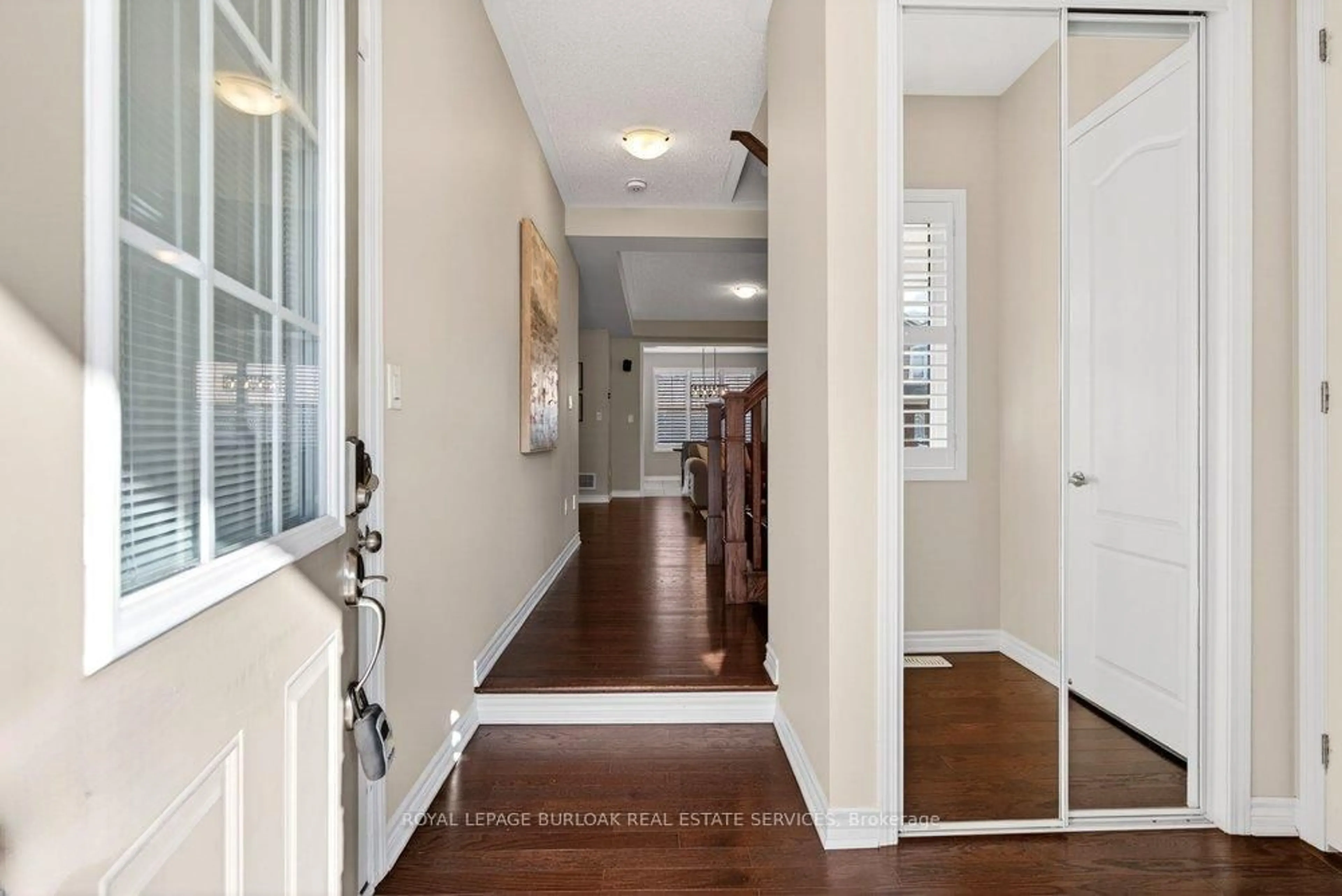 Indoor entryway for 446 Grey Landing, Milton Ontario L9E 0B3