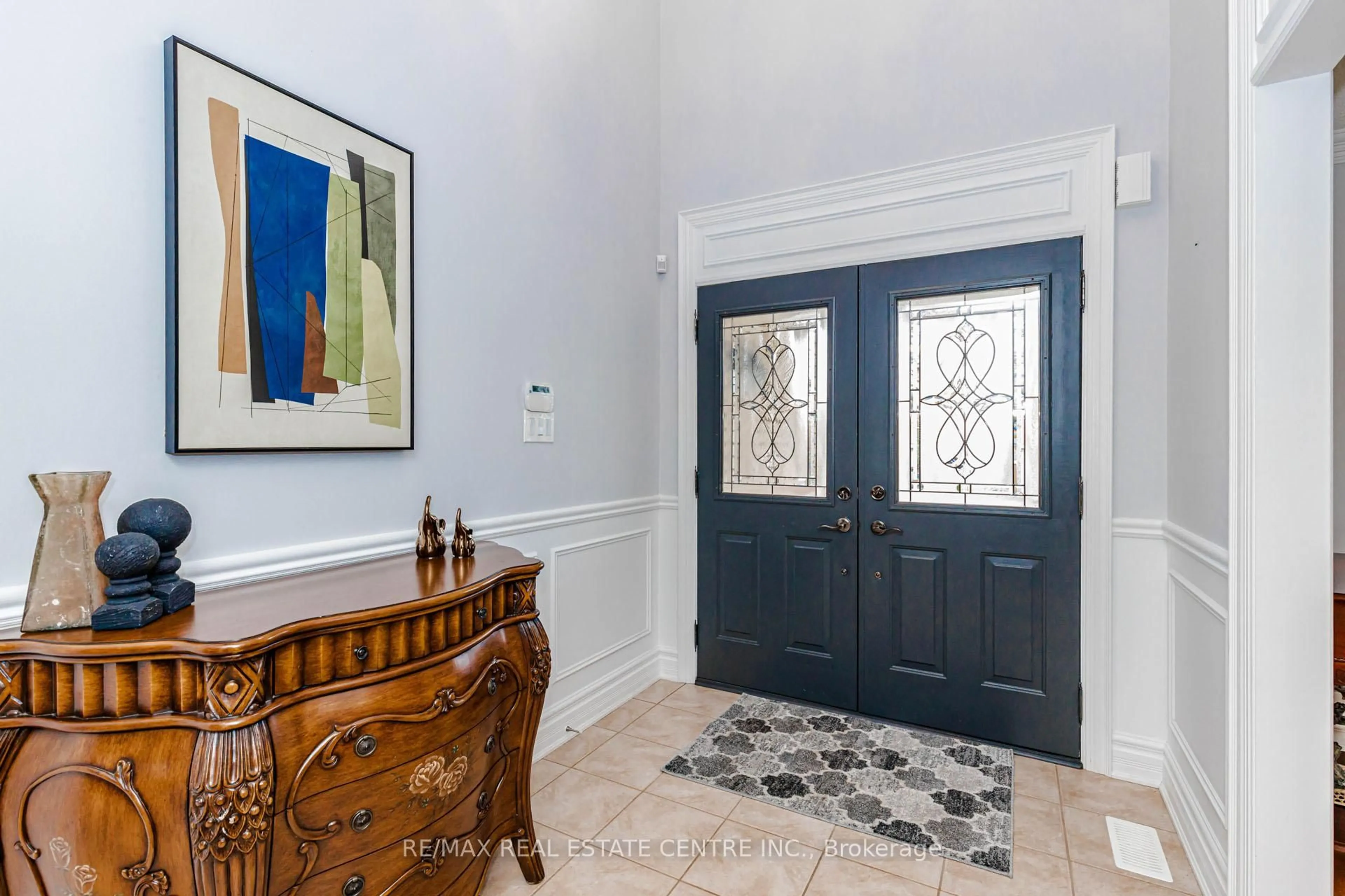 Indoor entryway for 93 Woodvalley Dr, Brampton Ontario L7A 2G1