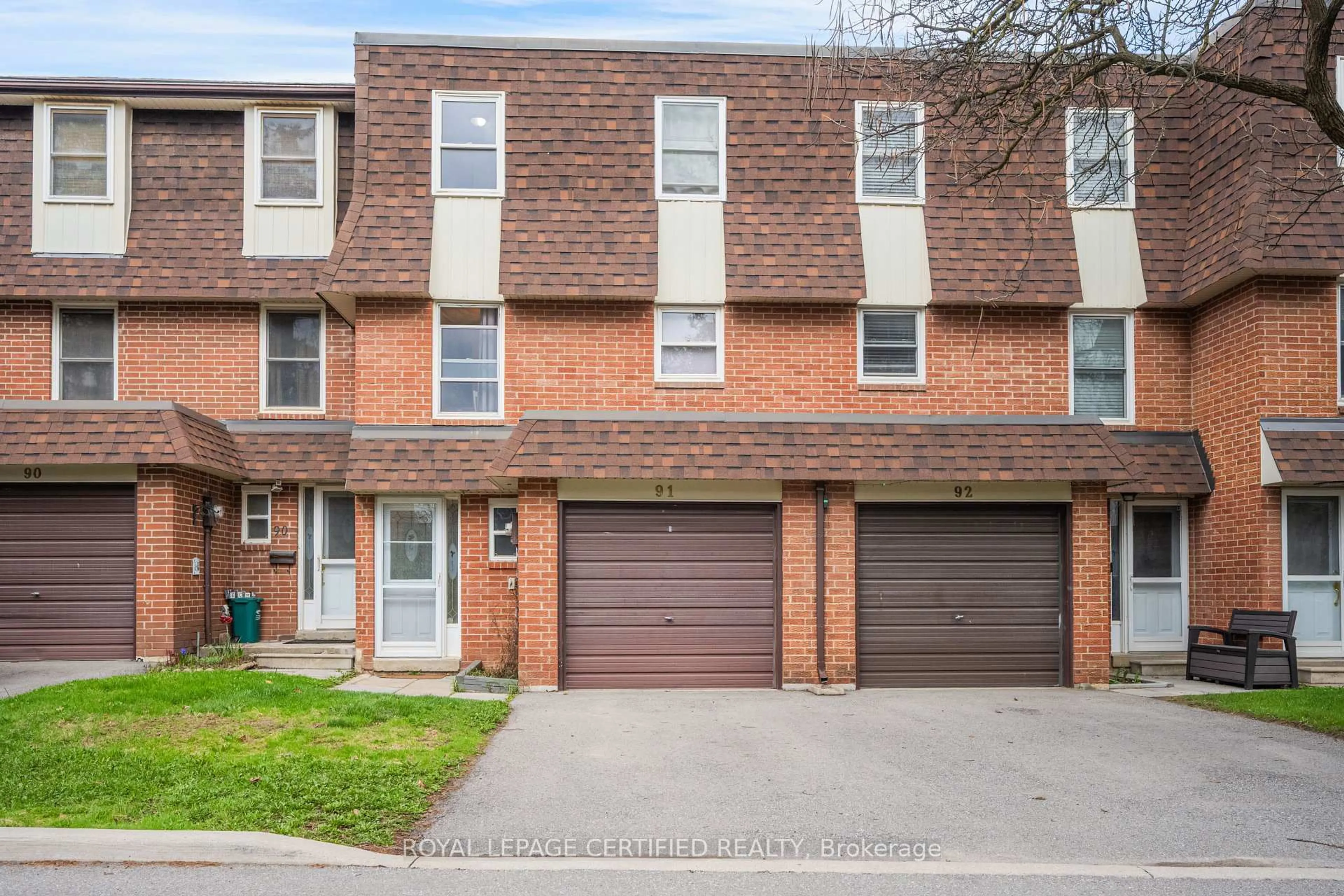 Home with brick exterior material, street for 371 Bronte St #91, Milton Ontario L9T 3K5
