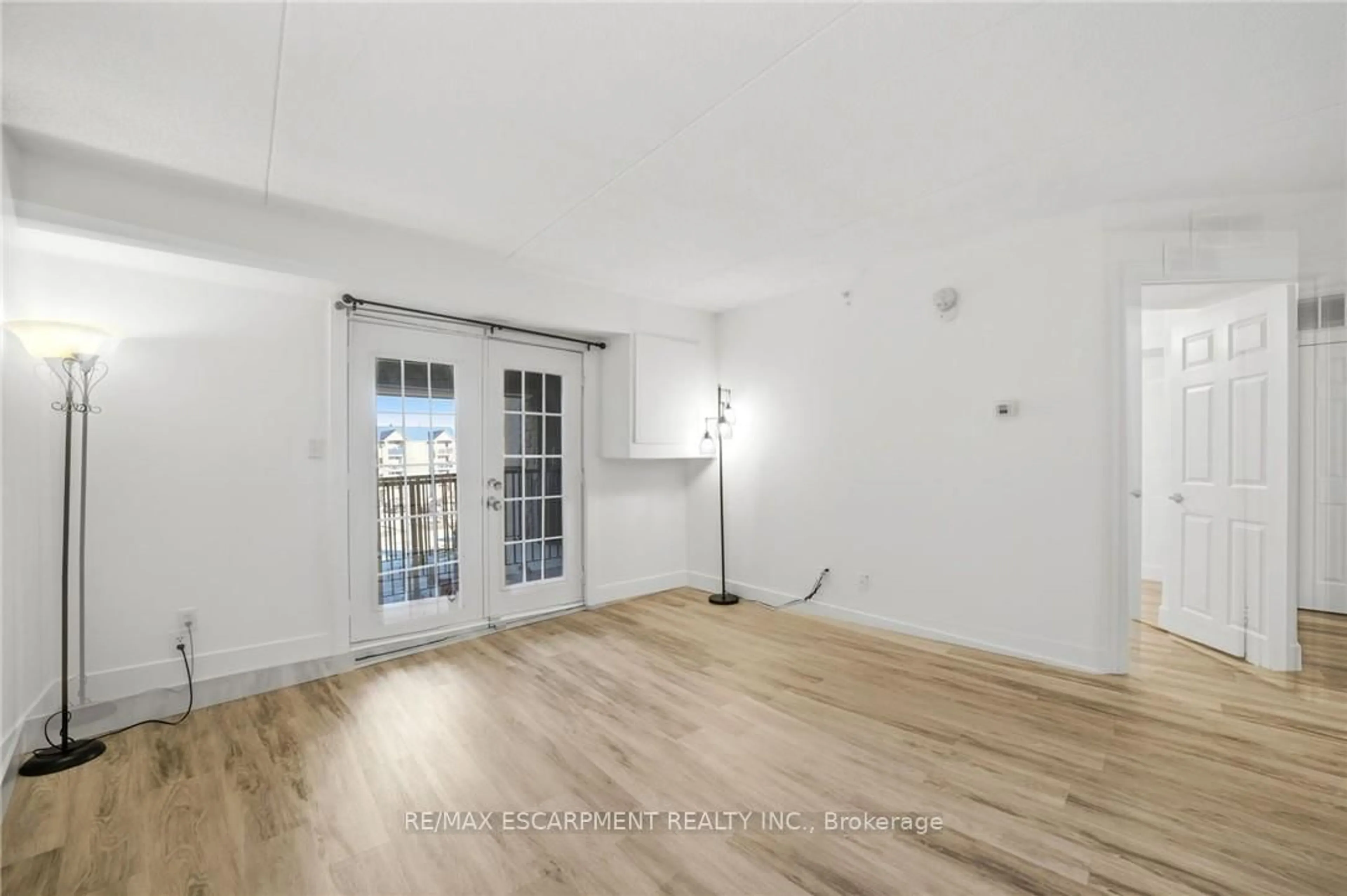 A pic of a room for 1411 Walkers Line #308, Burlington Ontario L7M 4P5