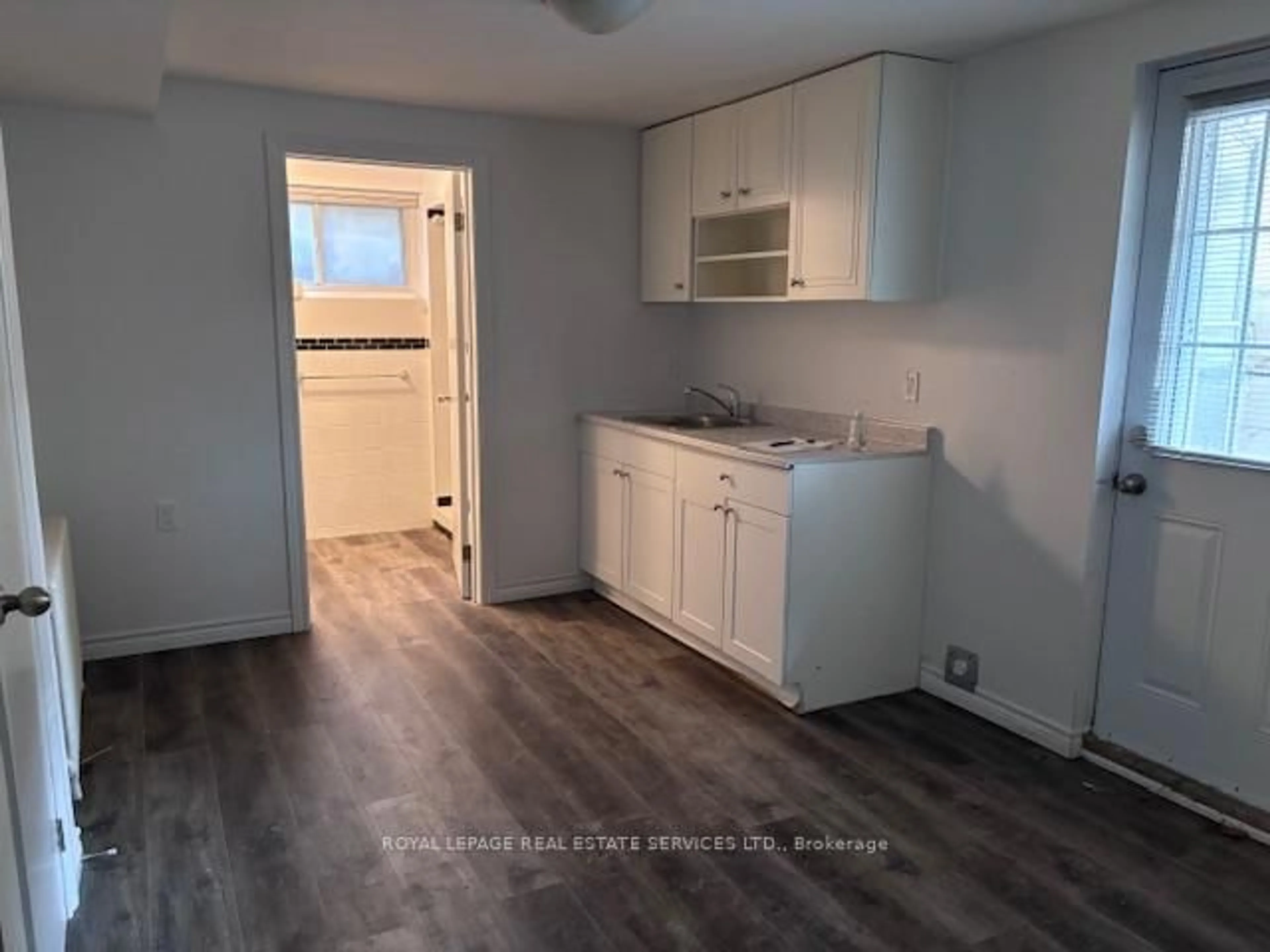 A pic of a room for 994 Kipling Ave, Toronto Ontario M9B 3L2