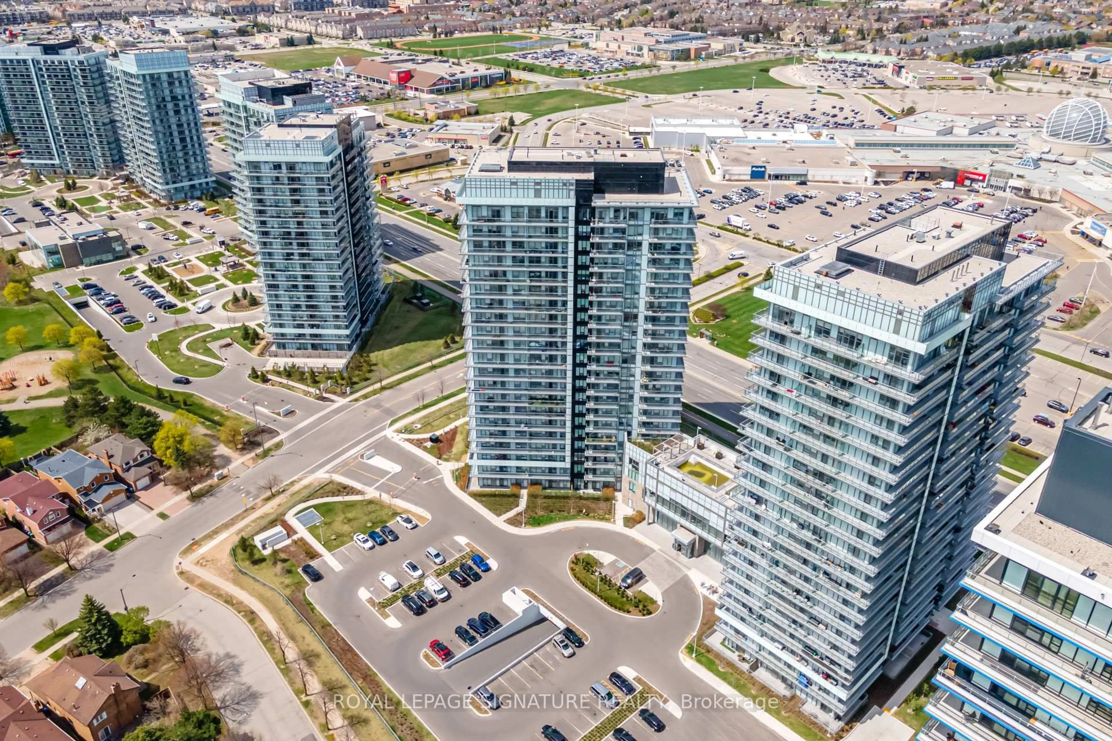 A pic from outside/outdoor area/front of a property/back of a property/a pic from drone, city buildings view from balcony for 4655 MetCalfe Ave #405B, Mississauga Ontario L5M 0Z7