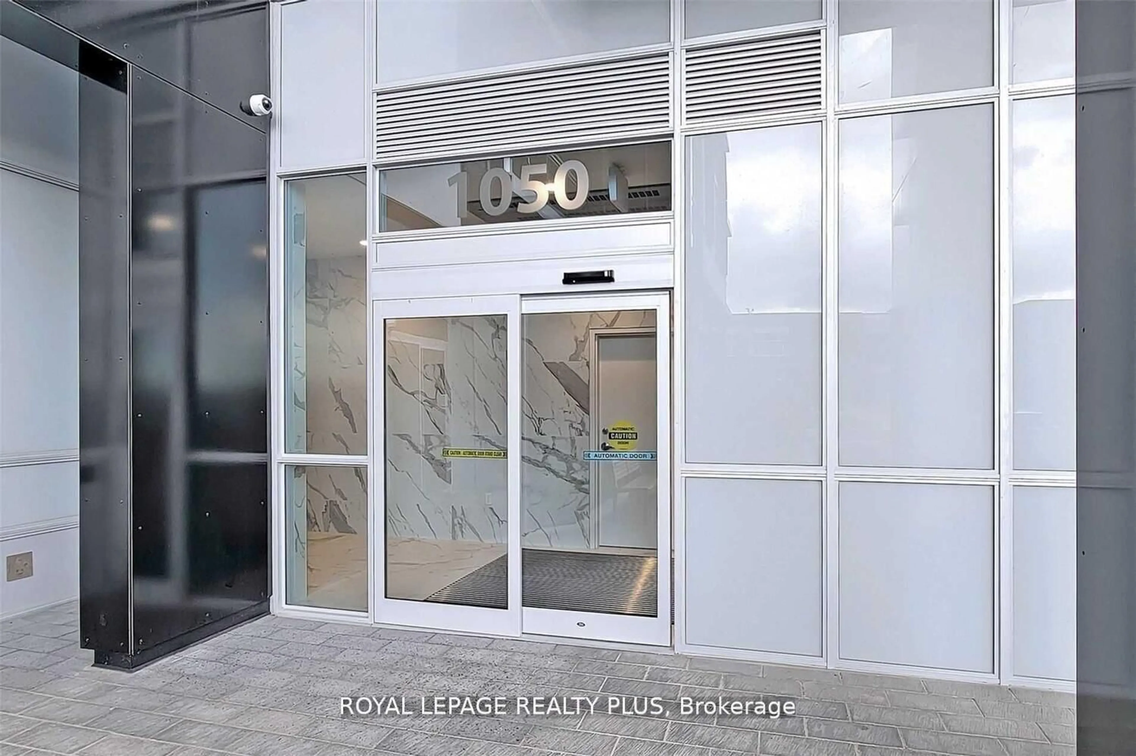 Indoor foyer for 1050 Main St #208, Milton Ontario L9T 6H7