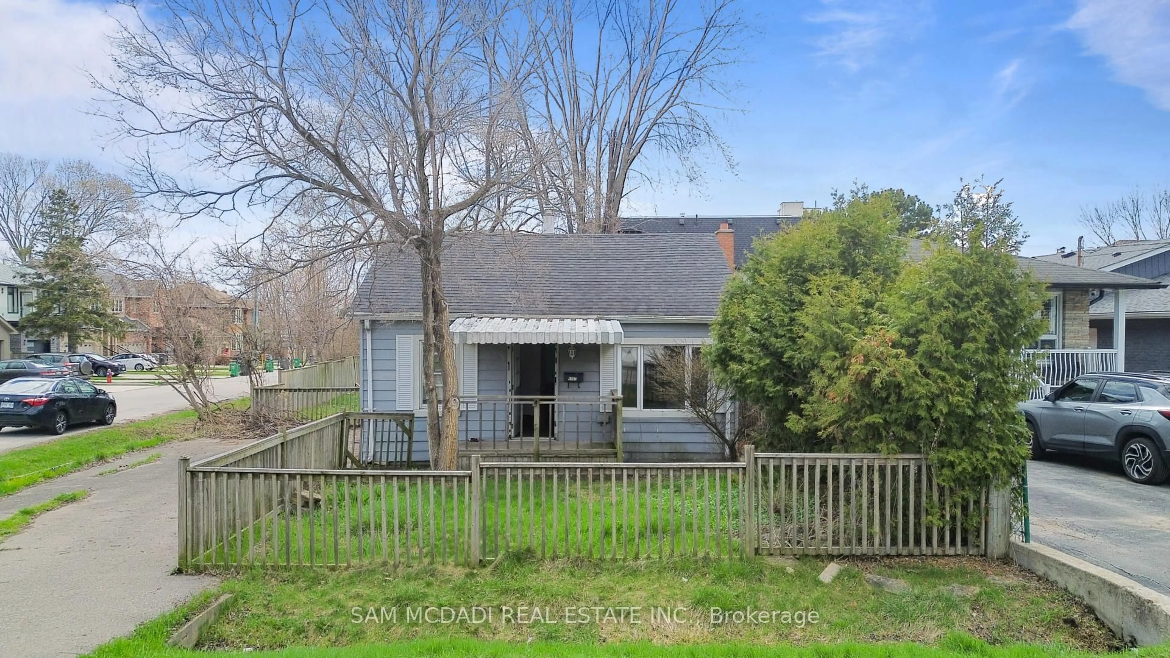 Shed for 1062 West Ave, Mississauga Ontario L5E 1W2