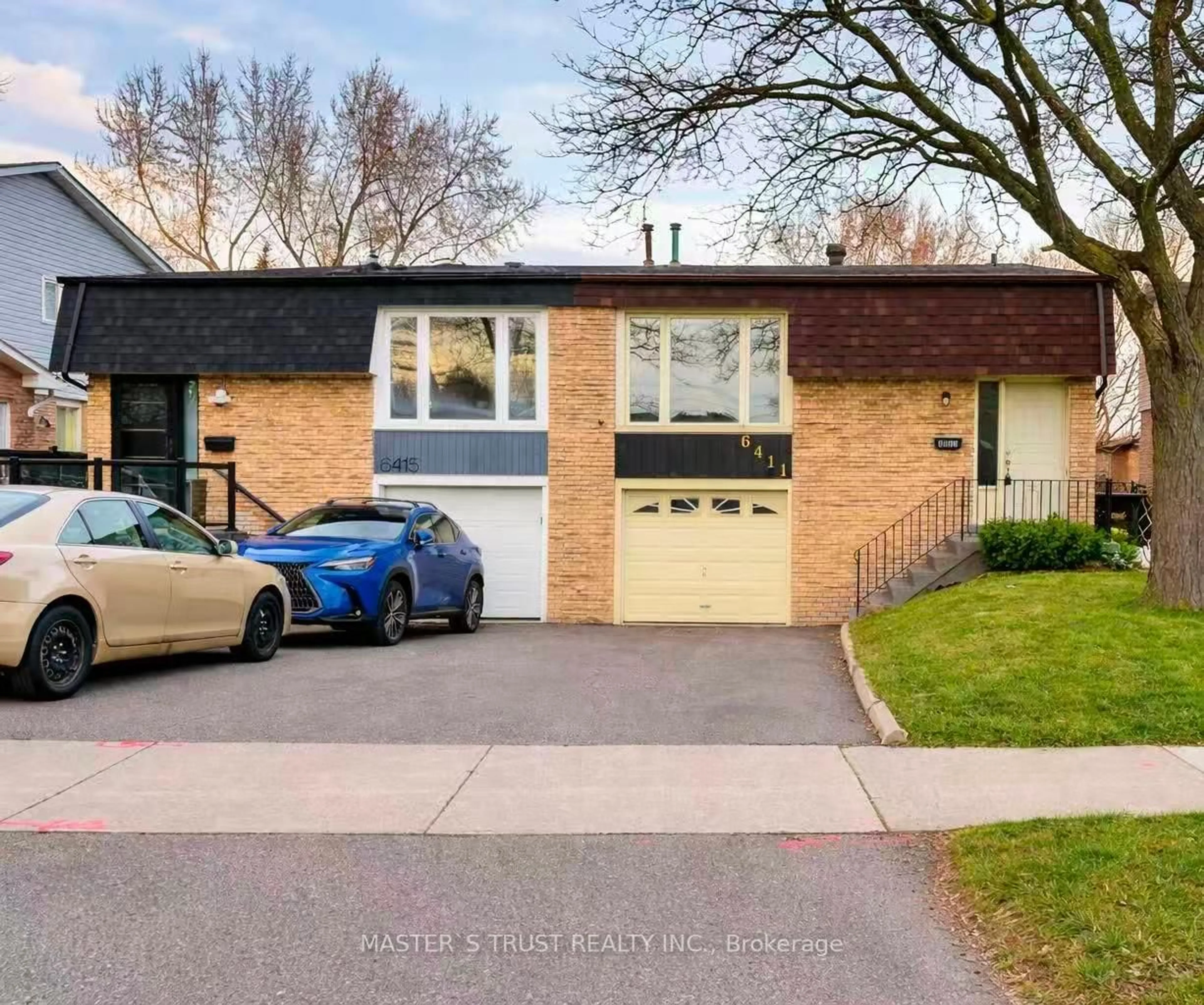 Home with brick exterior material, street for 6411 Chaumont Cres, Mississauga Ontario L5N 2M7