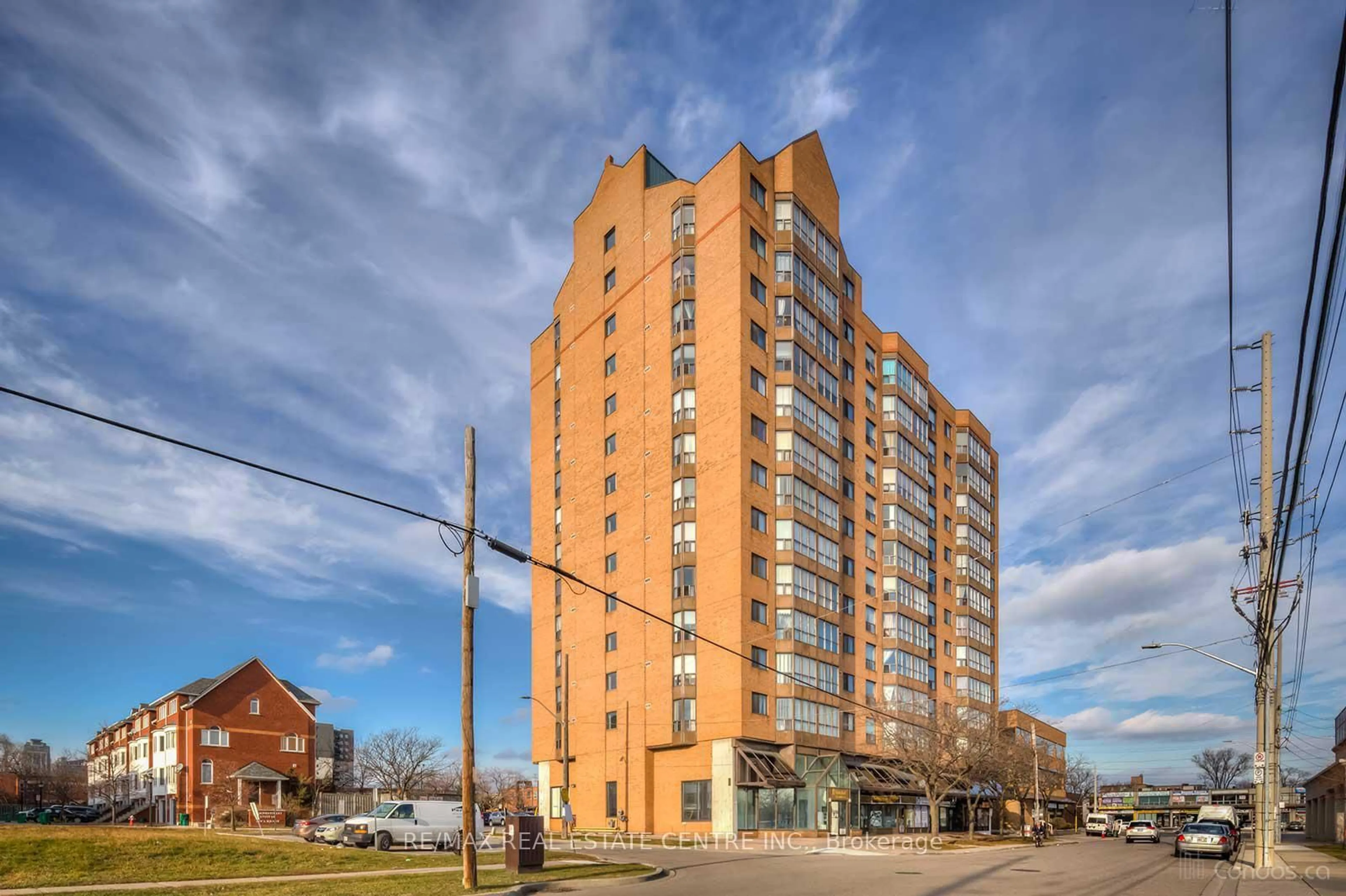 Unknown for 25 Agnes St #PH06, Mississauga Ontario L5B 3X7