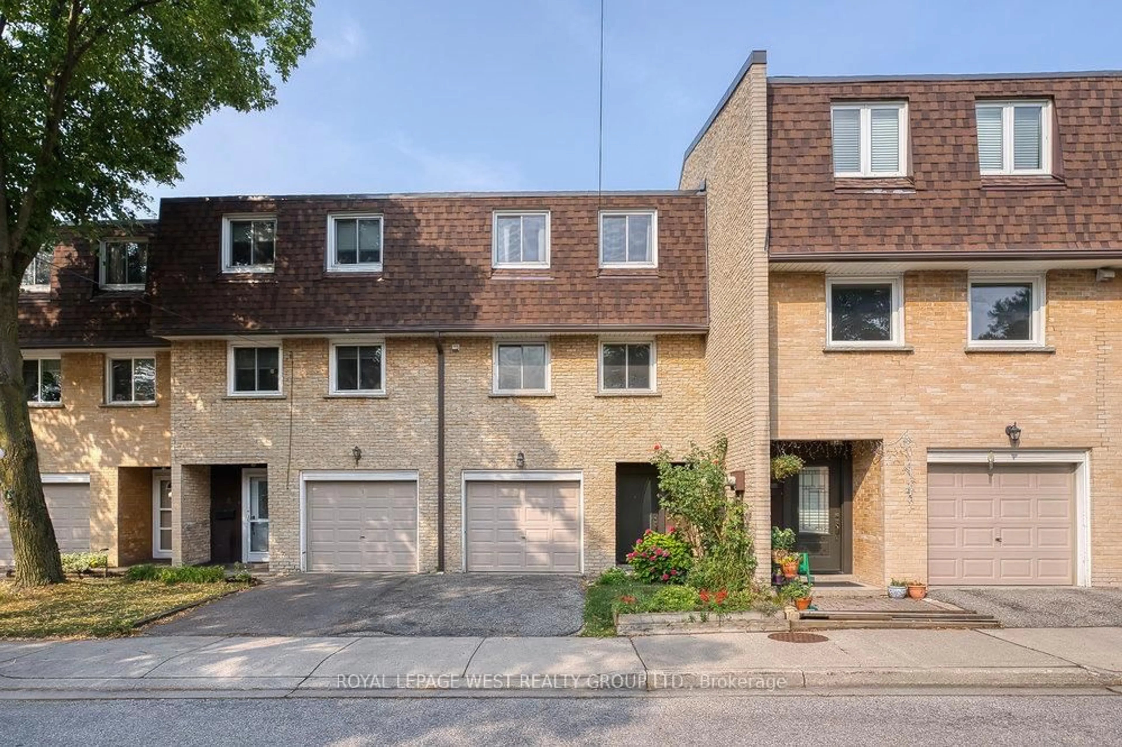 A pic from outside/outdoor area/front of a property/back of a property/a pic from drone, street for 92 Twenty Ninth St #3, Toronto Ontario M8W 3B2