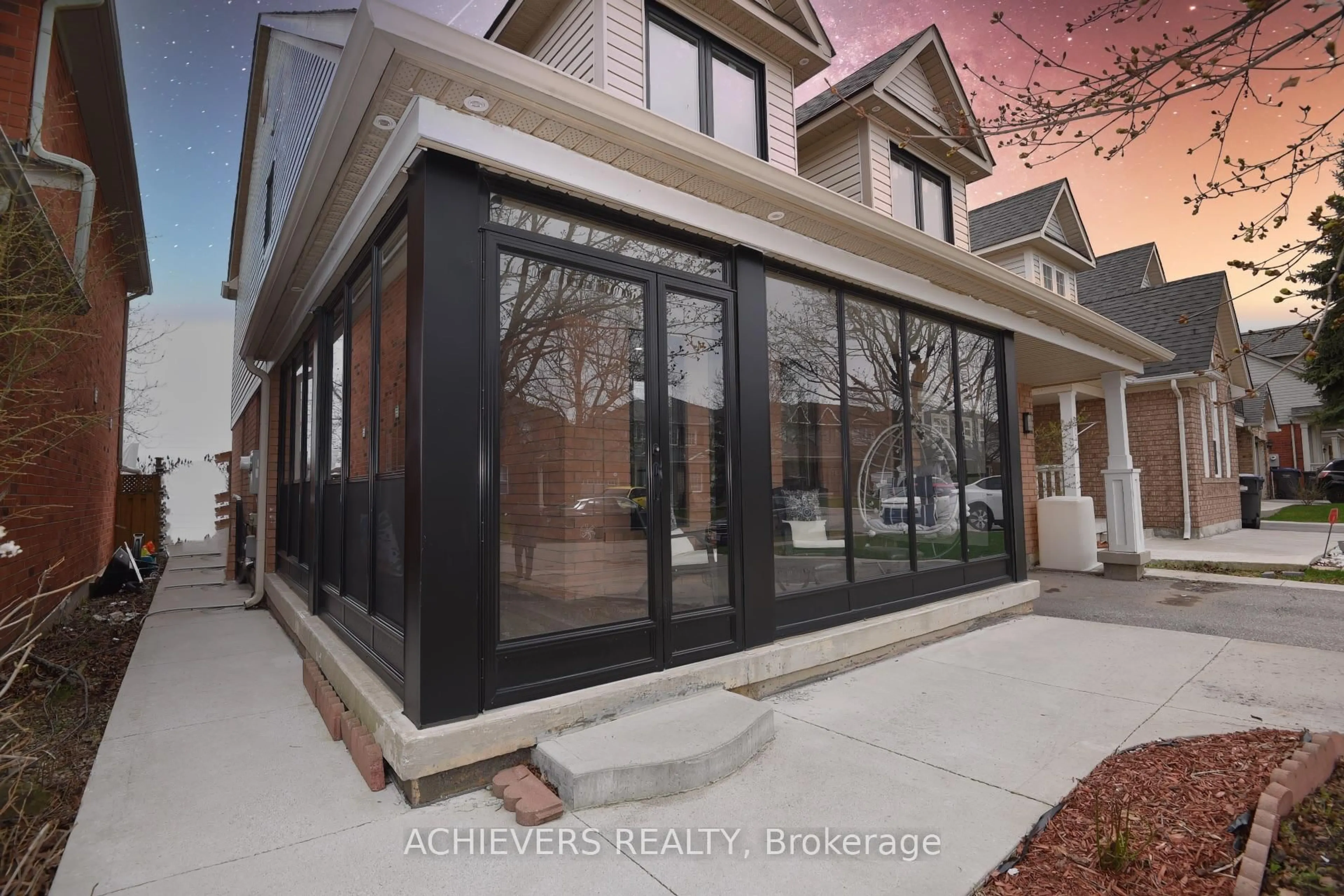 Home with vinyl exterior material, street for 77 Thorpe Cres, Brampton Ontario L7A 1P8