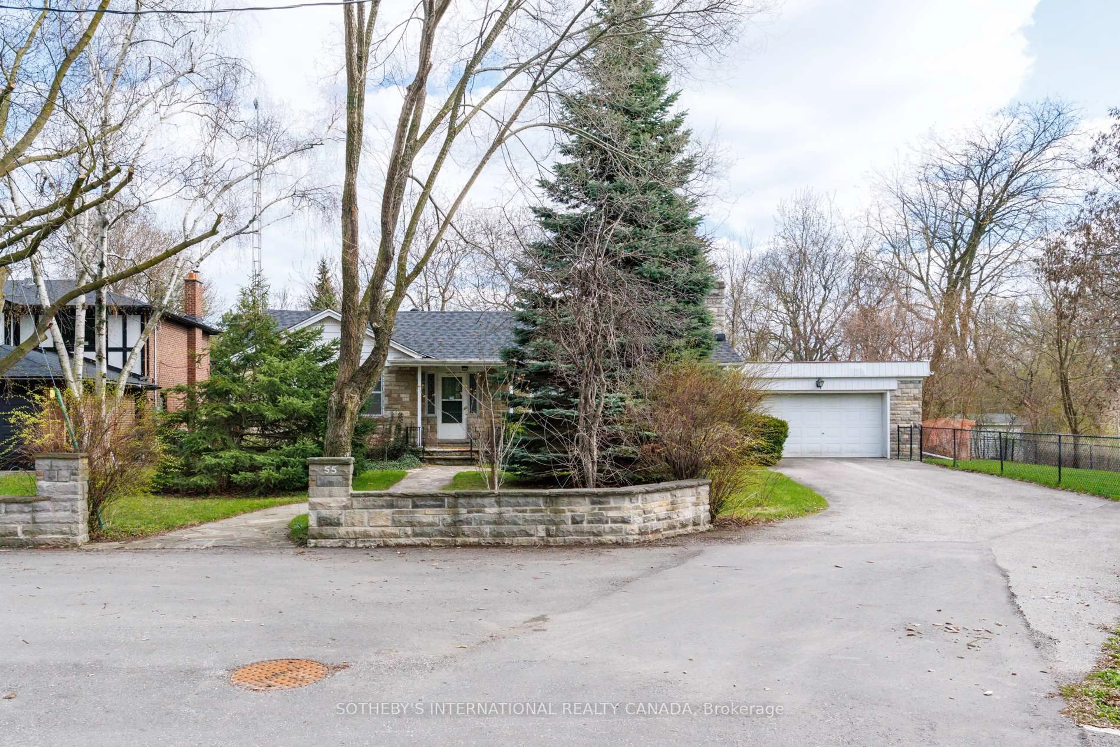 Unknown for 55 Van Dusen Blvd, Toronto Ontario M8Z 3E8