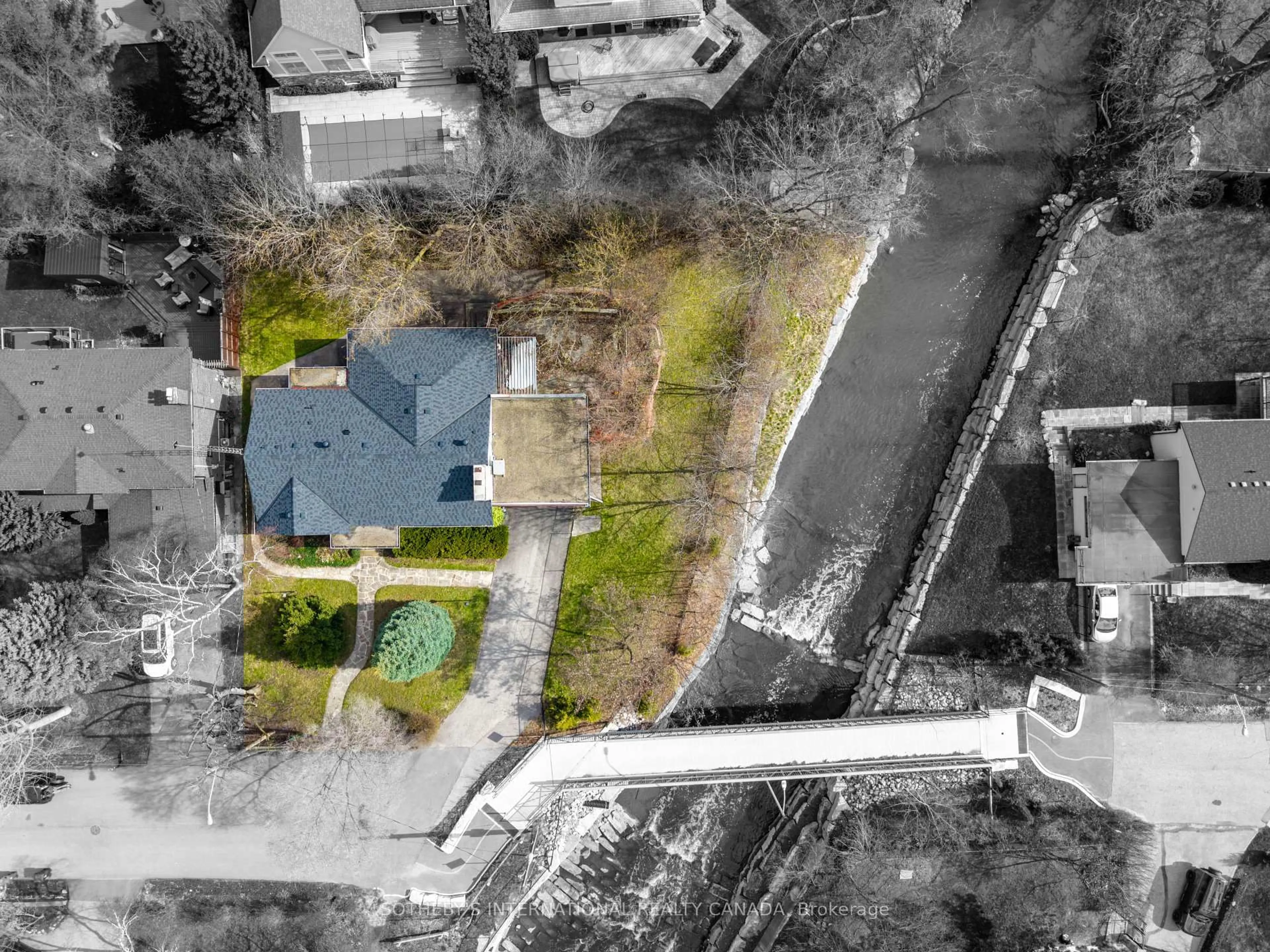 A pic from outside/outdoor area/front of a property/back of a property/a pic from drone, street for 55 Van Dusen Blvd, Toronto Ontario M8Z 3E8