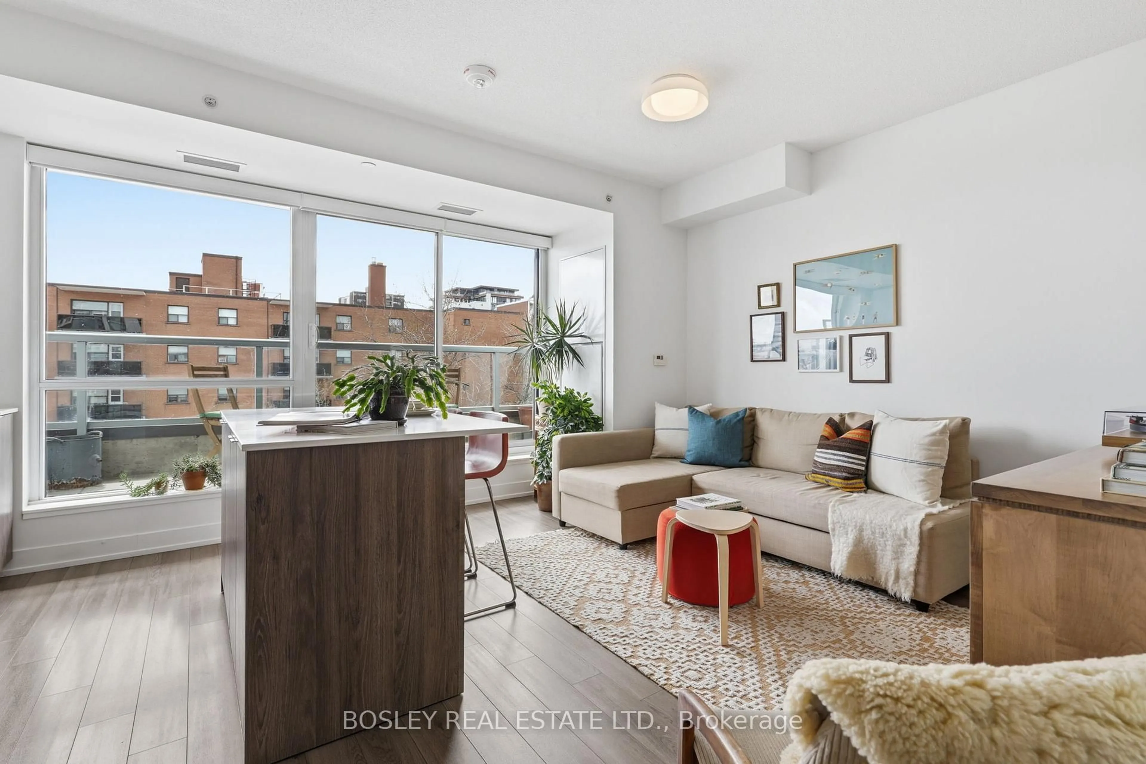 Living room with furniture, unknown for 8 Ann St #207, Mississauga Ontario L5G 0C1