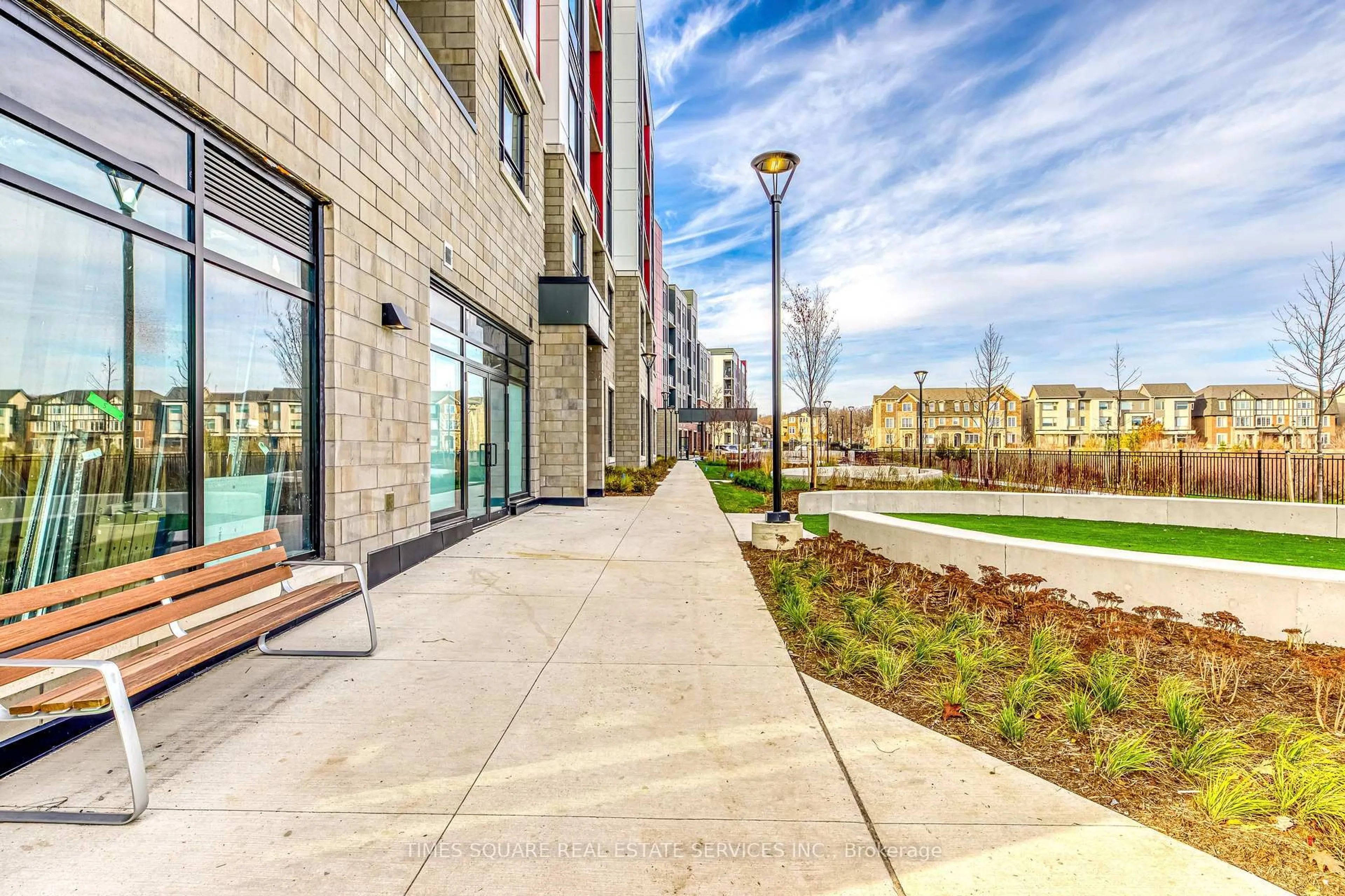 Patio, street for 3265 Carding Mill Tr #312, Oakville Ontario L6M 5P7