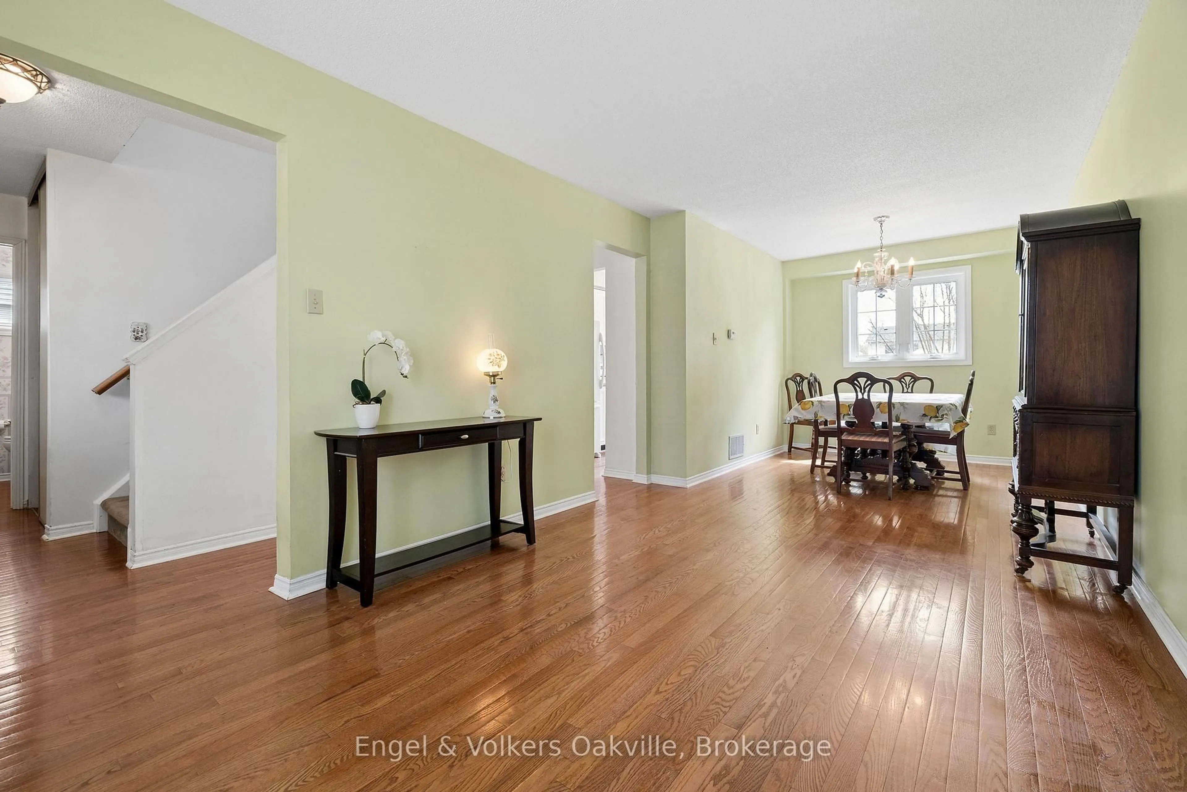 Unknown for 240 Ross Lane, Oakville Ontario L6H 5E5