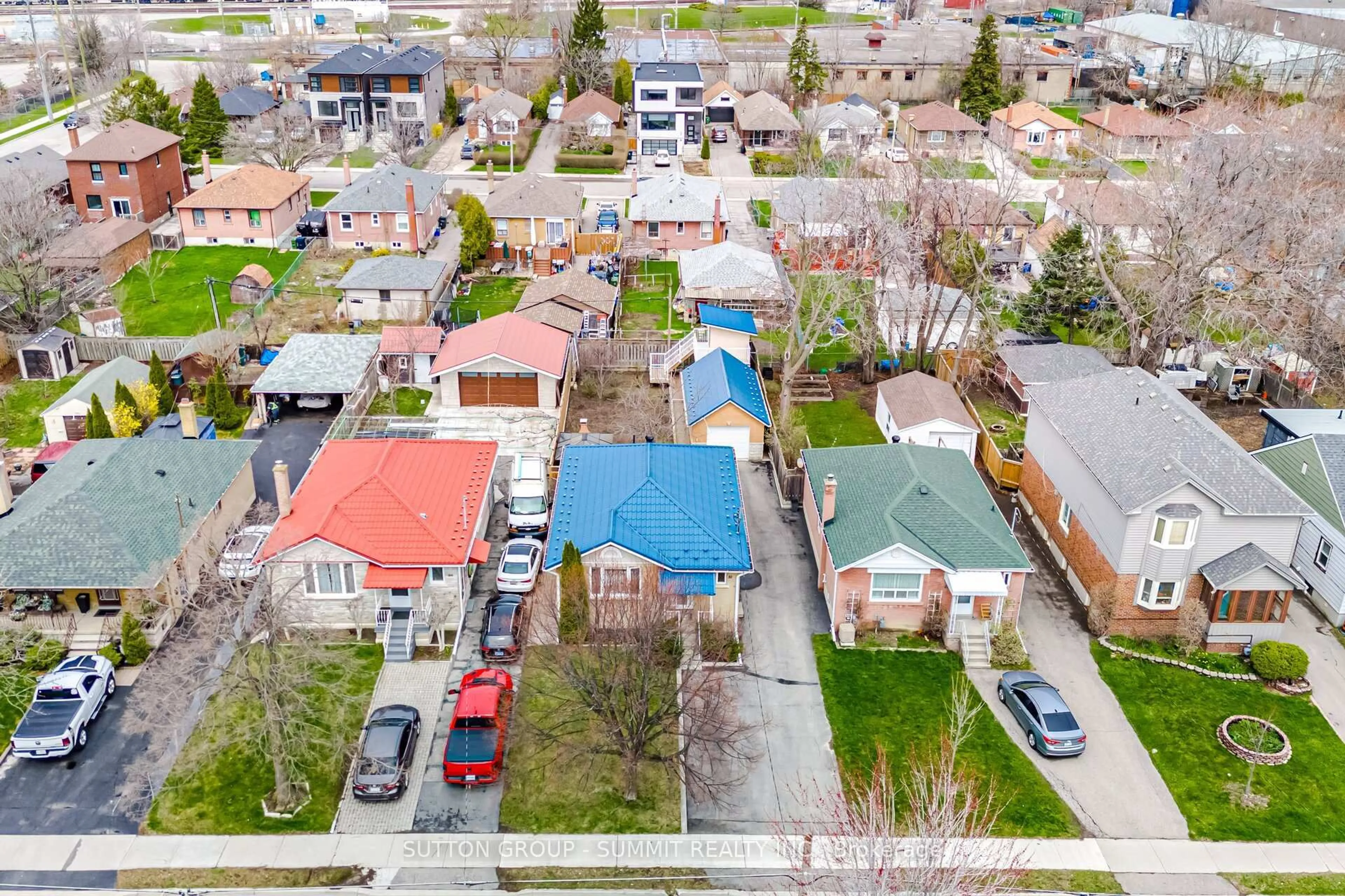 A pic from outside/outdoor area/front of a property/back of a property/a pic from drone, street for 82 MacDonald St, Toronto Ontario M8V 1Y4