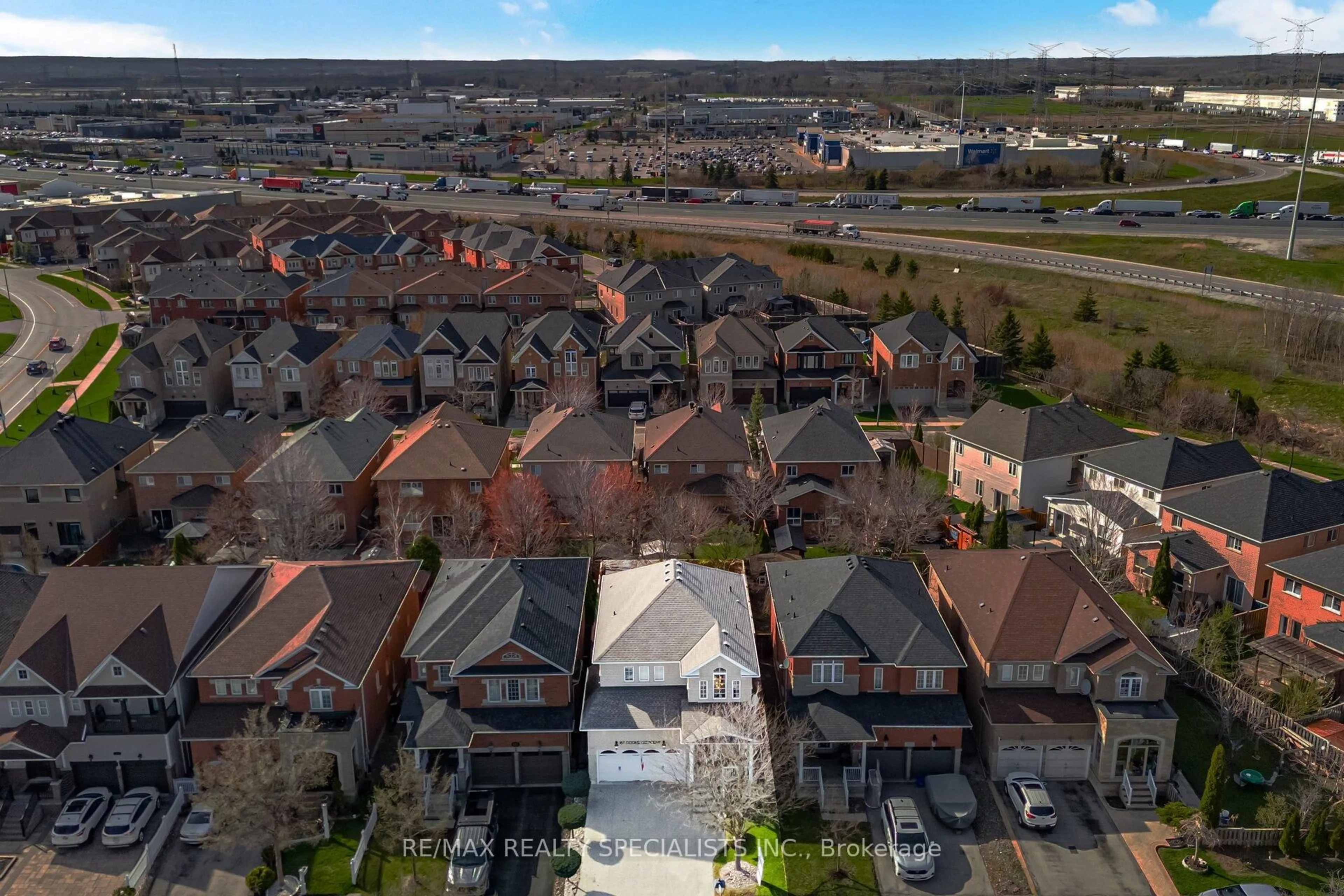A pic from outside/outdoor area/front of a property/back of a property/a pic from drone, city buildings view from balcony for 187 Cooke Cres, Milton Ontario L9T 6E4
