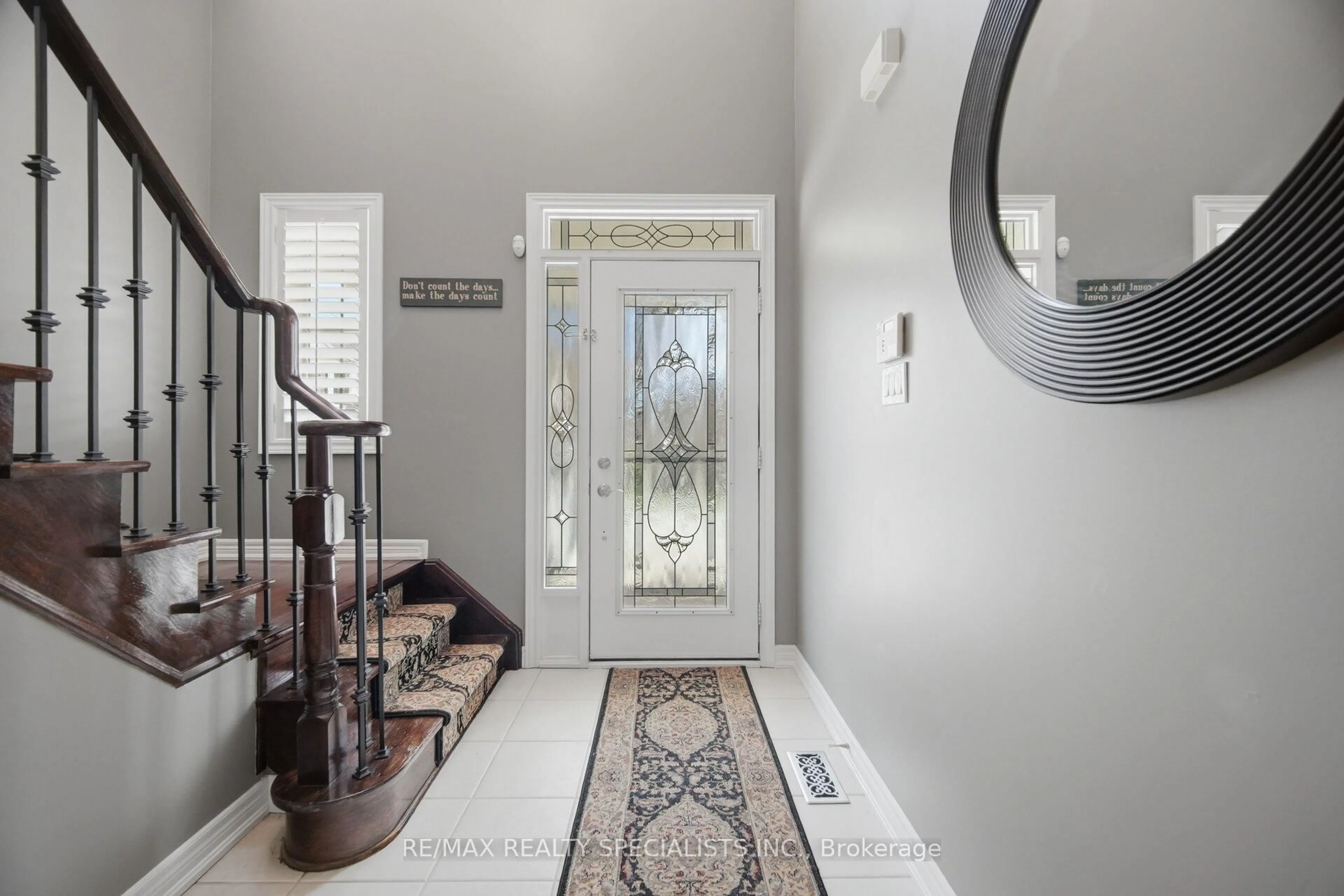 Indoor entryway for 187 Cooke Cres, Milton Ontario L9T 6E4