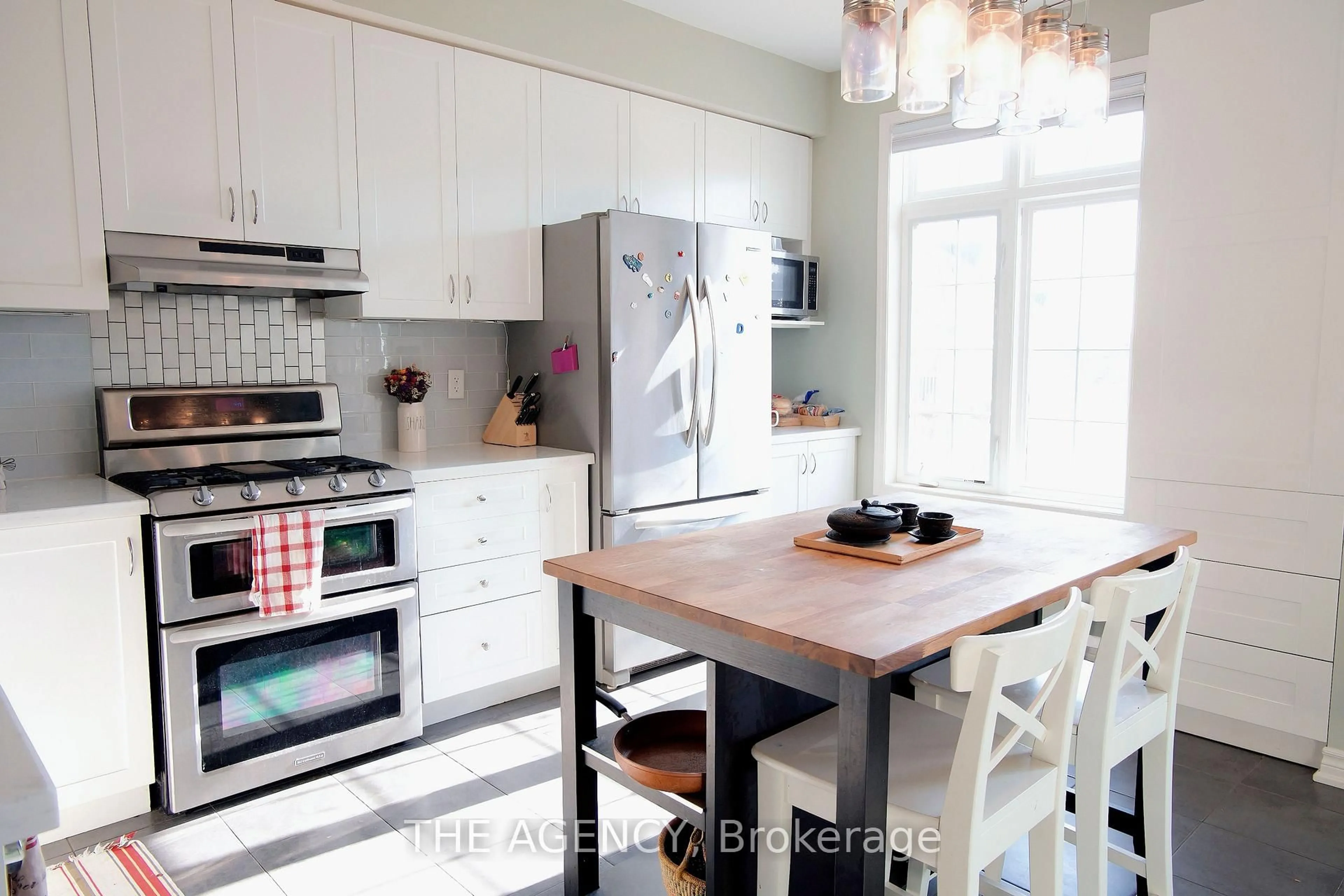 Open concept kitchen, unknown for 1127 Haig Blvd #6, Mississauga Ontario L5E 2M6