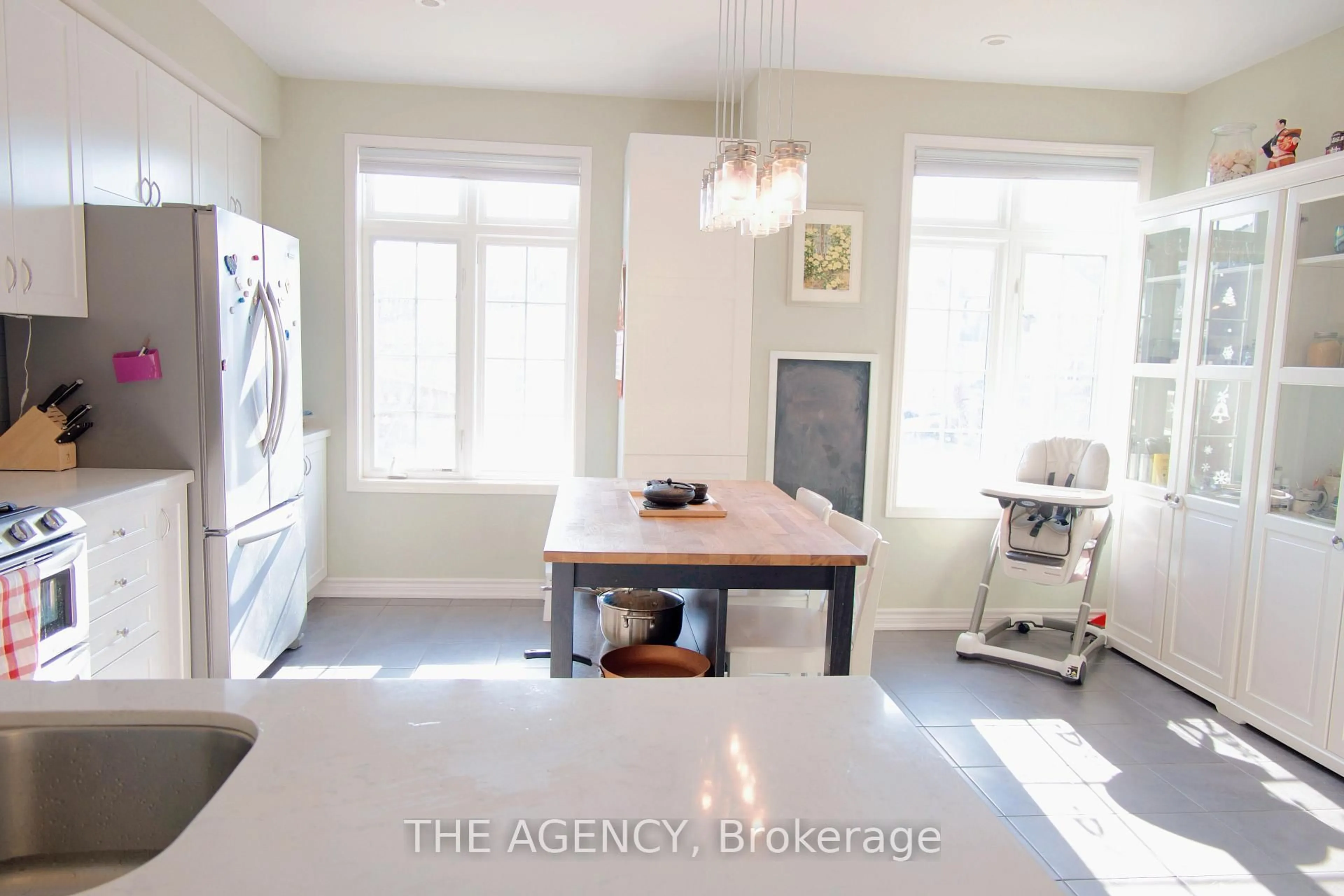 Open concept kitchen, unknown for 1127 Haig Blvd #6, Mississauga Ontario L5E 2M6